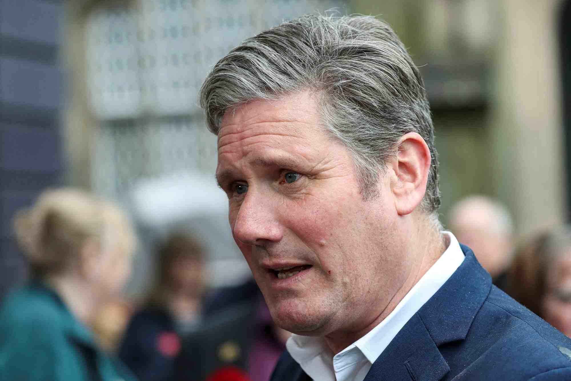 Royaume-uni: le chef de l'opposition vise par une enquete pour infraction au confinement