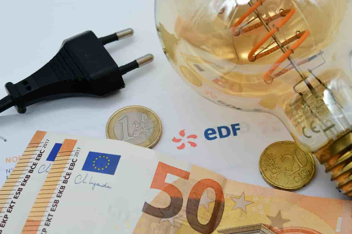 Une baisse moyenne de 15 % des prix de l’électricité est entrée en vigueur le 1er février pour plus de 24 millions d’abonnés au tarif réglementé.