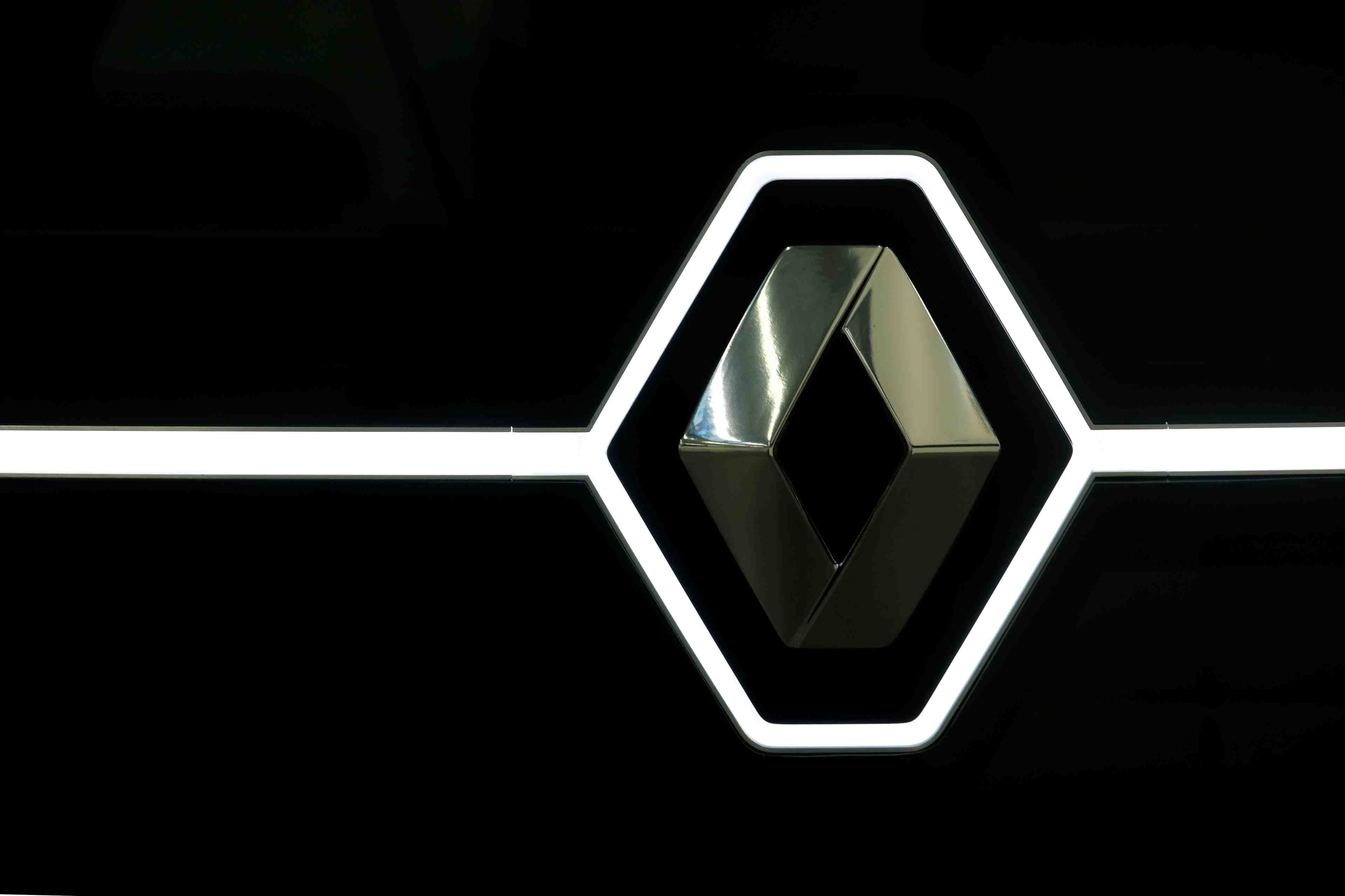 Renault demande une assemblee generale des actionnaires de nissan