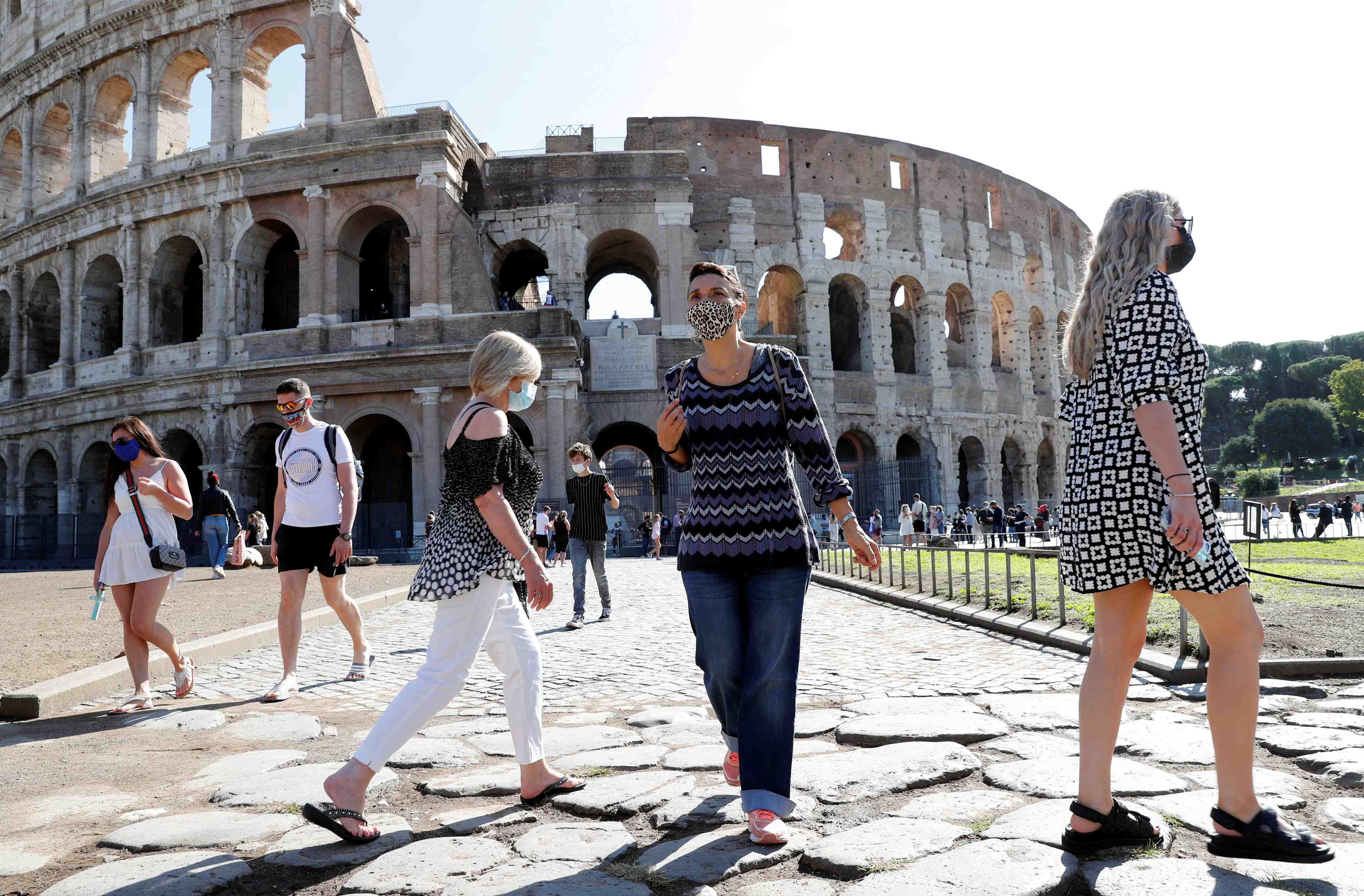 Coronavirus: port du masque obligatoire dans toute l'italie