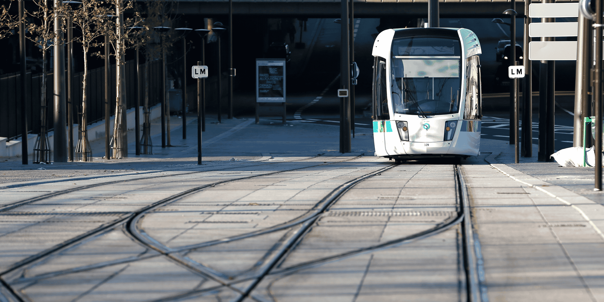 Une greve perturbe le trafic des bus et tramways a paris