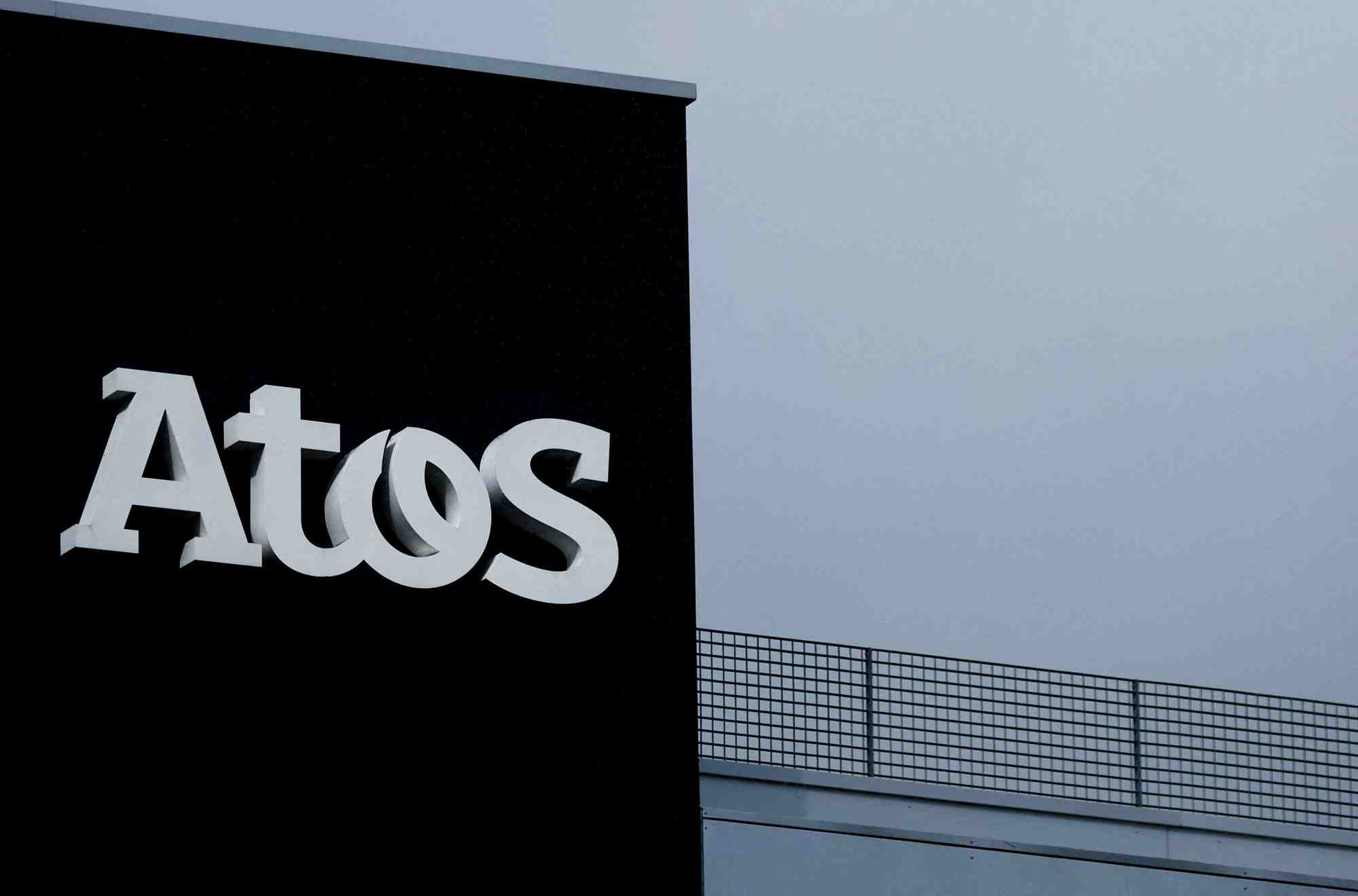 Photo d'archives du logo d'atos a nantes, en france