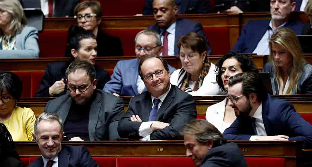 François Hollande, à l’Assemblée, lors du discours de politique générale de François Bayrou, mardi 14 janvier 2025.