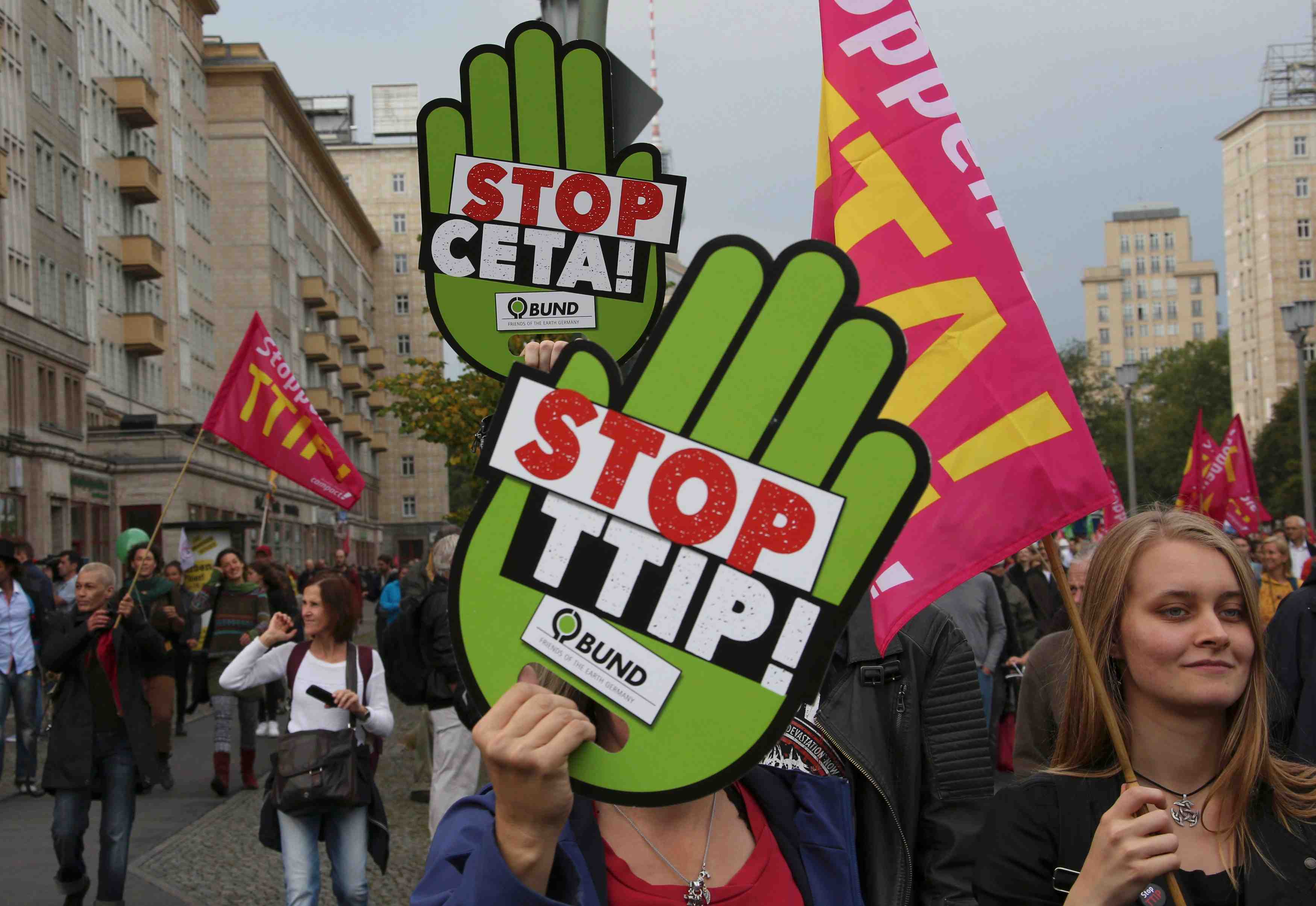 Des milliers d'allemands ont defile ce samedi contre le ttip et ceta