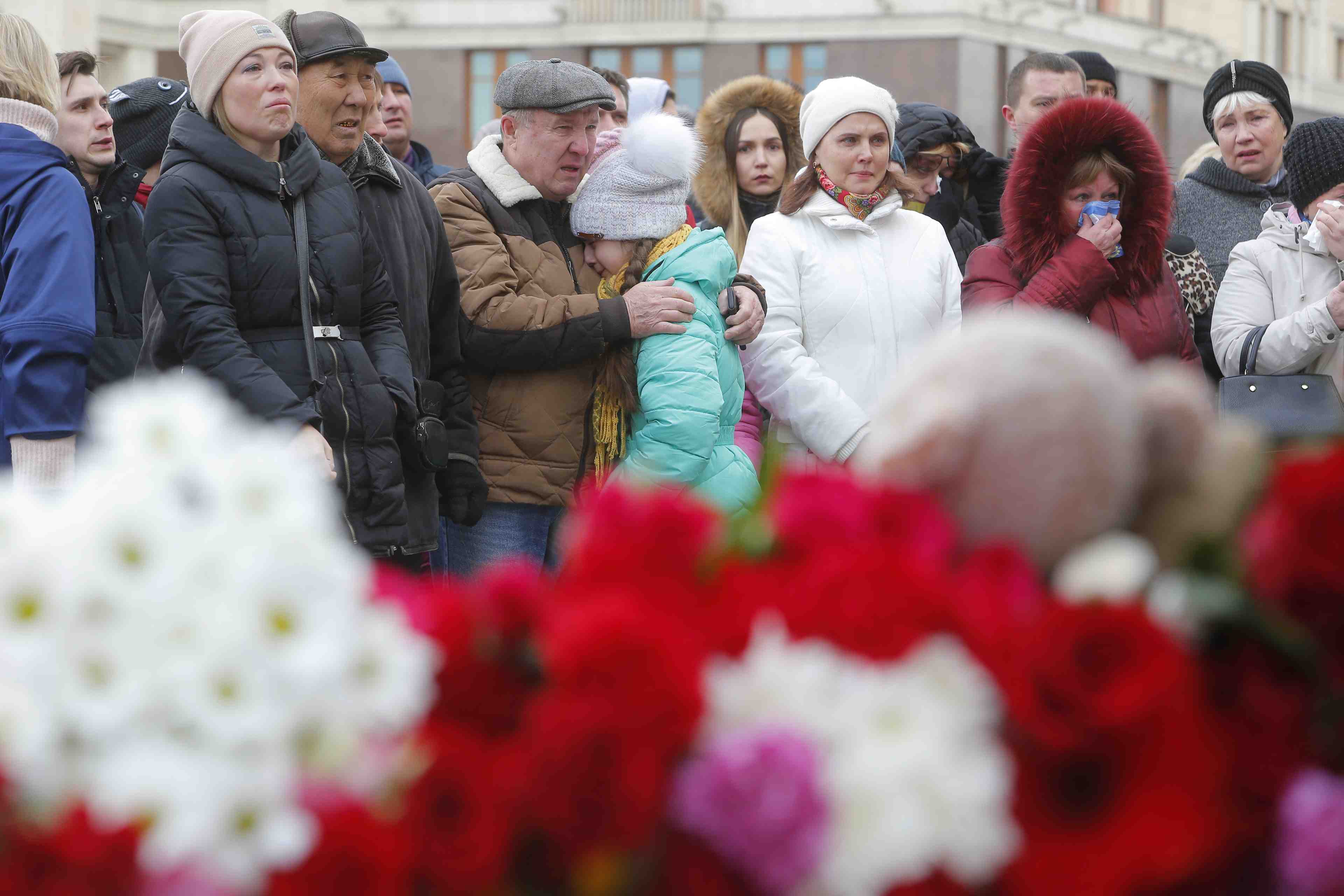 La russie rend hommage aux victimes de l'incendie de kemerovo