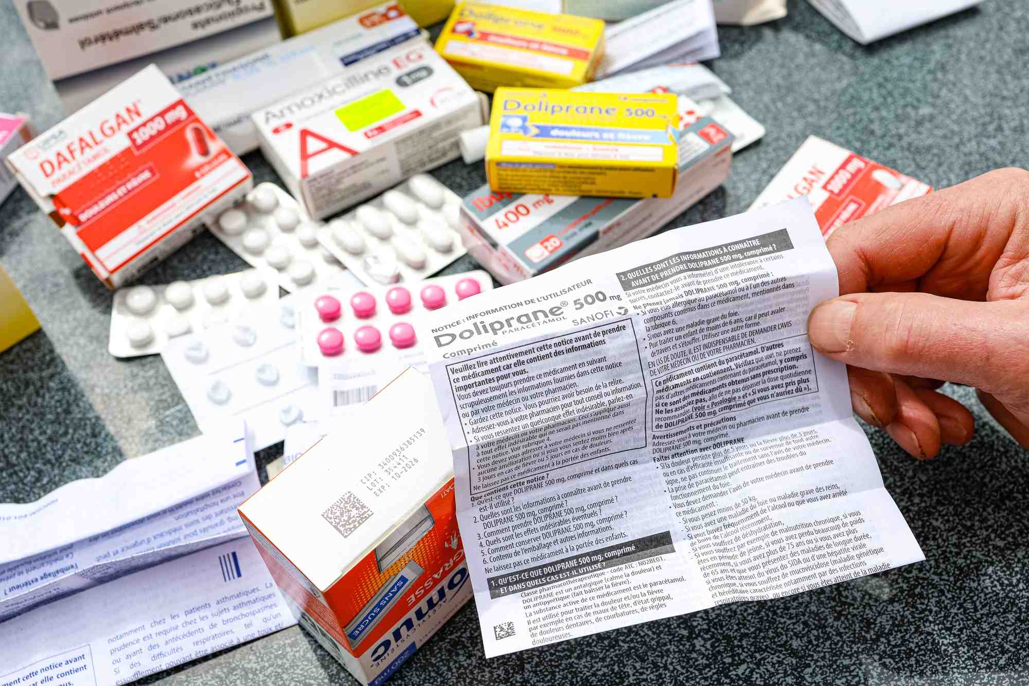 Les annonces d'économies sur le médicament interviennent après une alerte du comité de suivi de l'Objectif national de dépenses d'Assurance maladie (Ondam) la semaine dernière, estimant un risque de dépassement de cet Ondam de 1,3 milliard d'euros pour 2025.