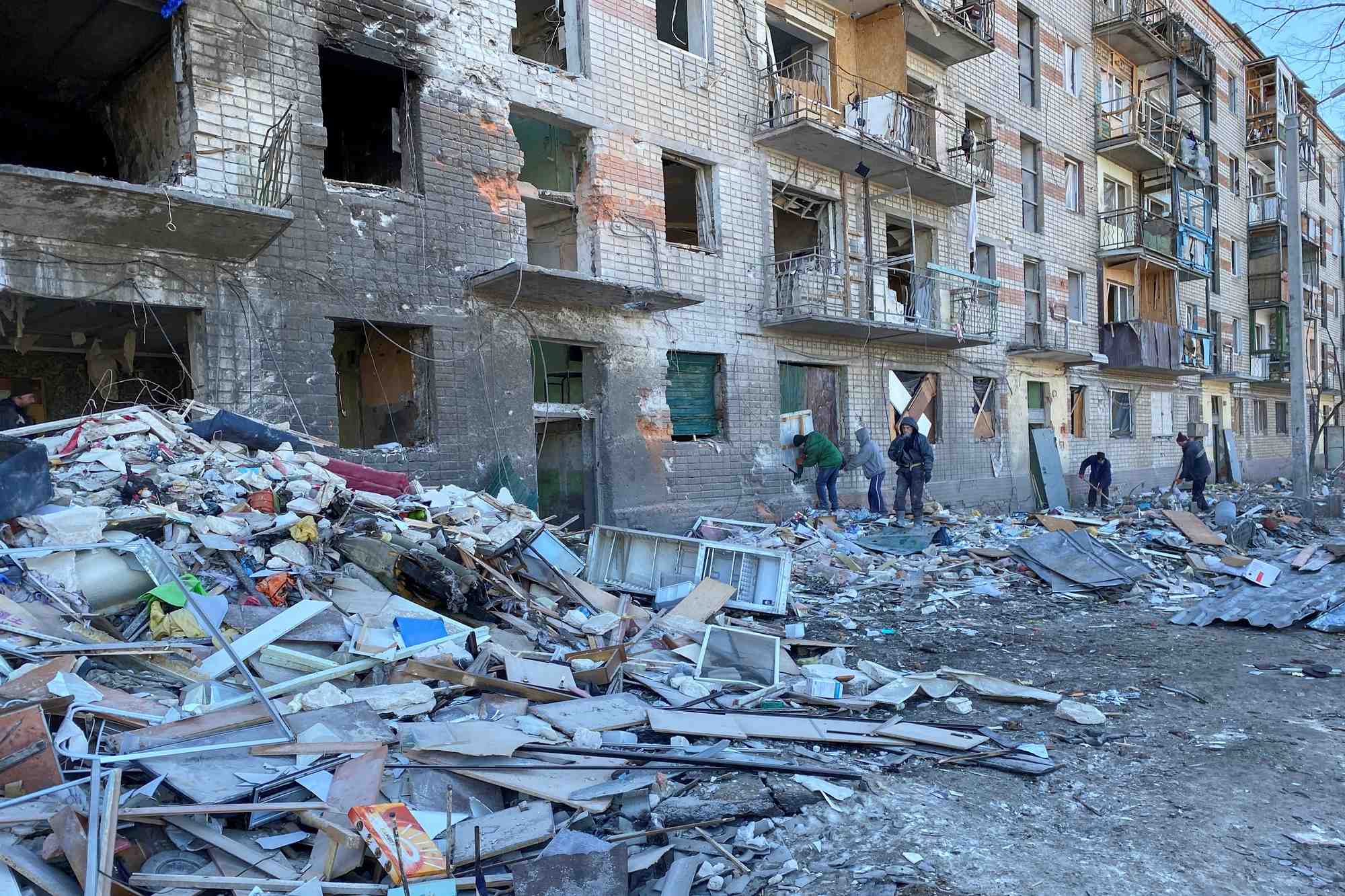 Ukraine: quatre personnes tuees dans le bombardement d'un centre humanitaire
