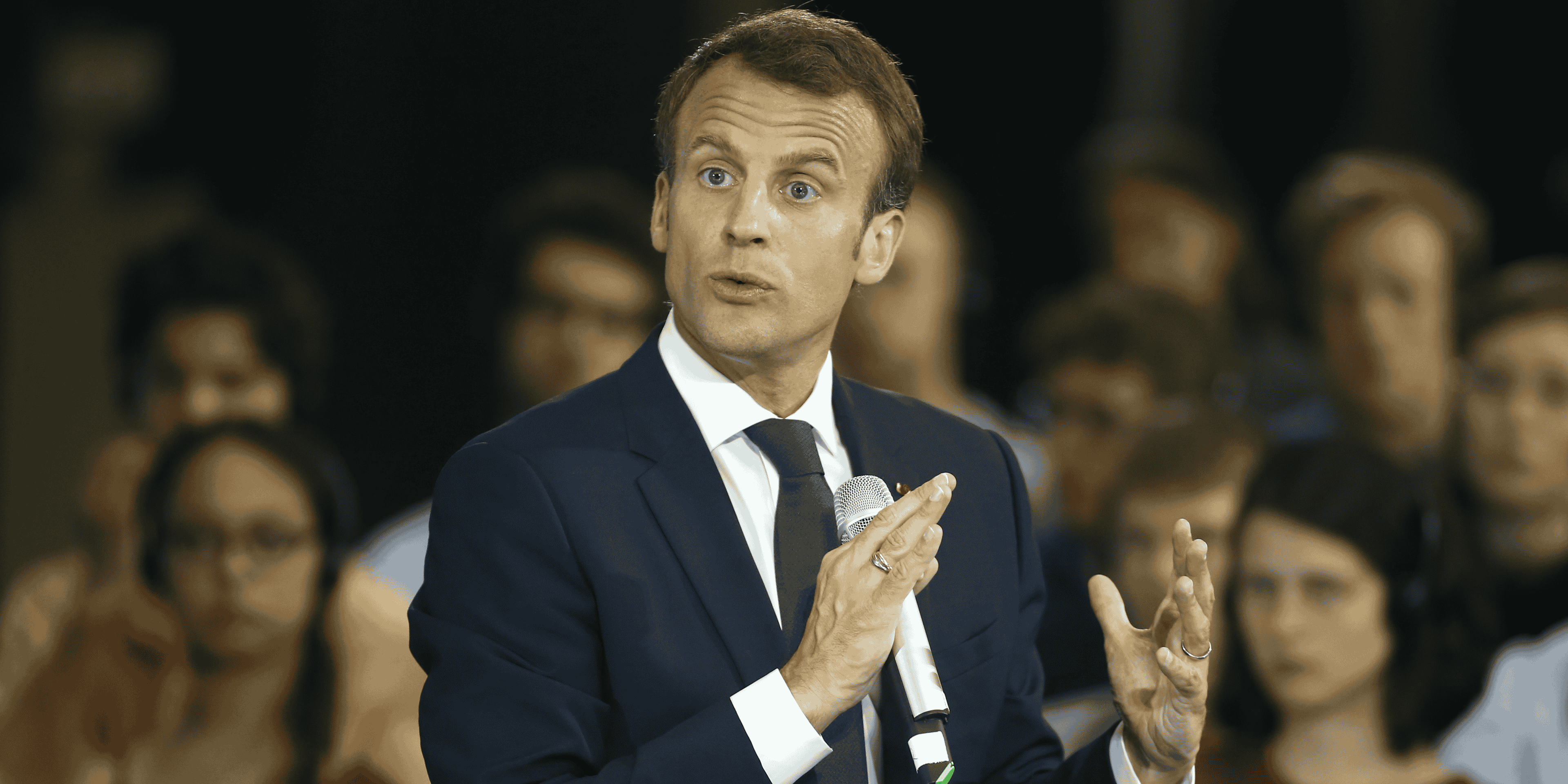 Macron vise 30.000 stages pour les quartiers prioritaires