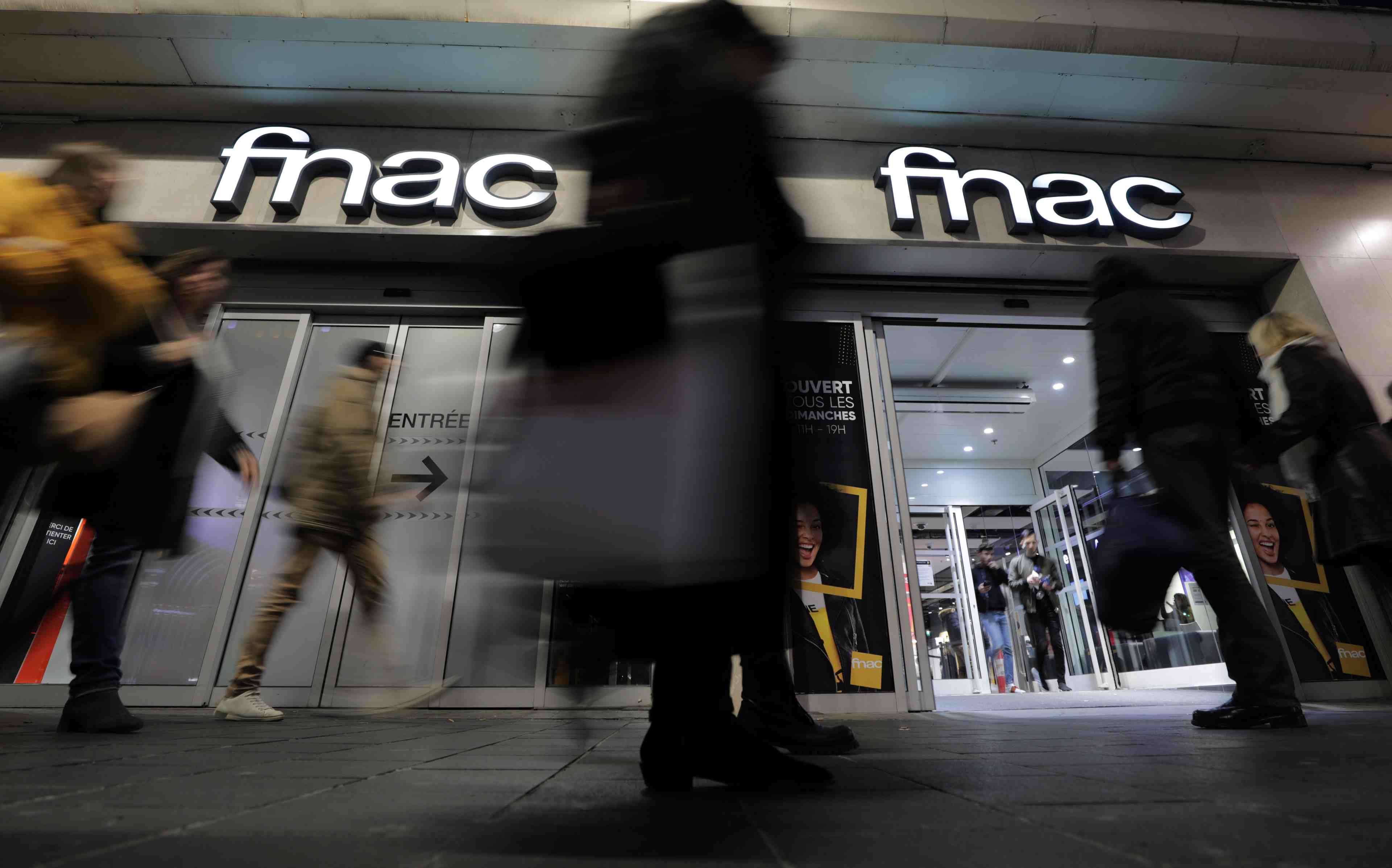 Fnac darty obtient un pret garanti par l'etat, abandon du dividende