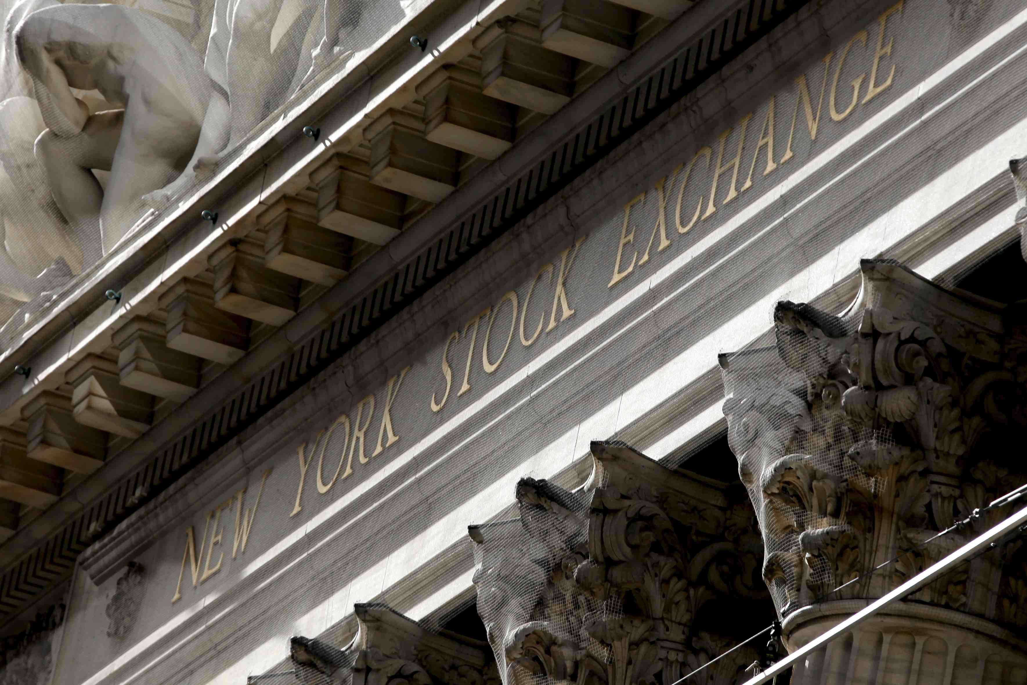 Wall street ouvre en ordre disperse