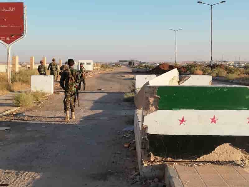 L'armee syrienne hisse le drapeau et fete son retour a nassib