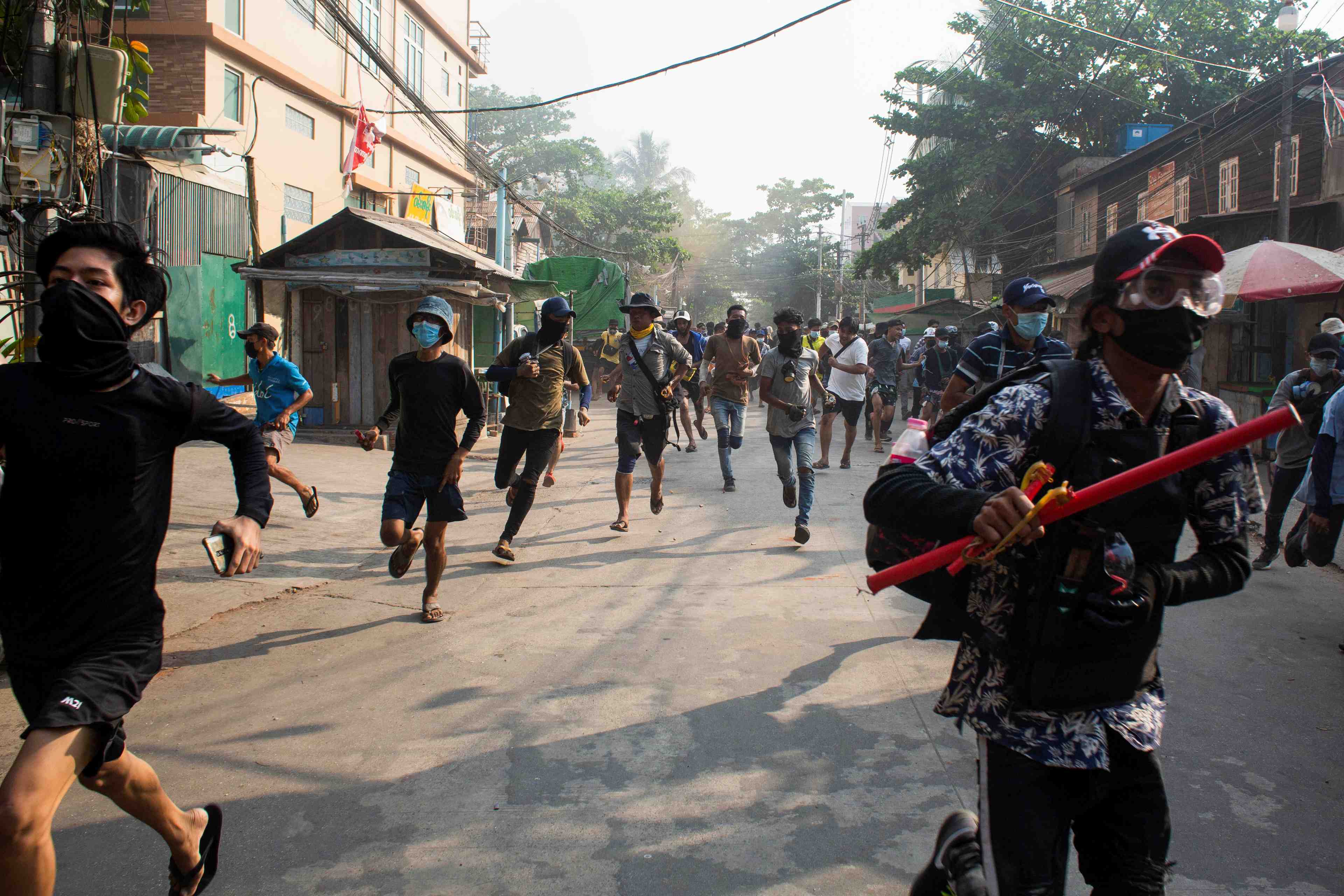 Nouveaux heurts en birmanie, un manifestant tue, rapporte la presse locale