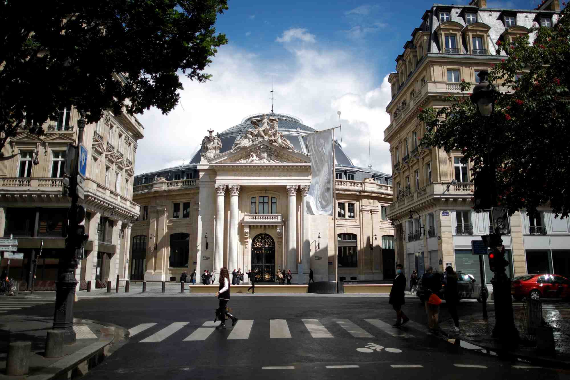 A la bourse du commerce, francois pinault imprime sa marque sur l'art parisien