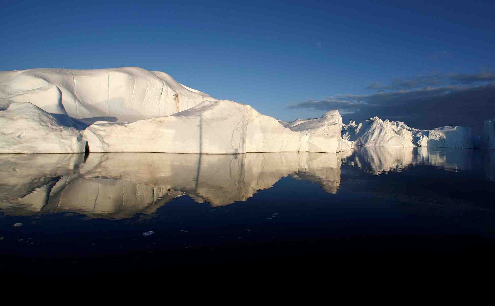 La fonte des calottes glaciaires du Groenland pourrait faire augmenter le niveau des mers de deux mètres d'ici 2100.