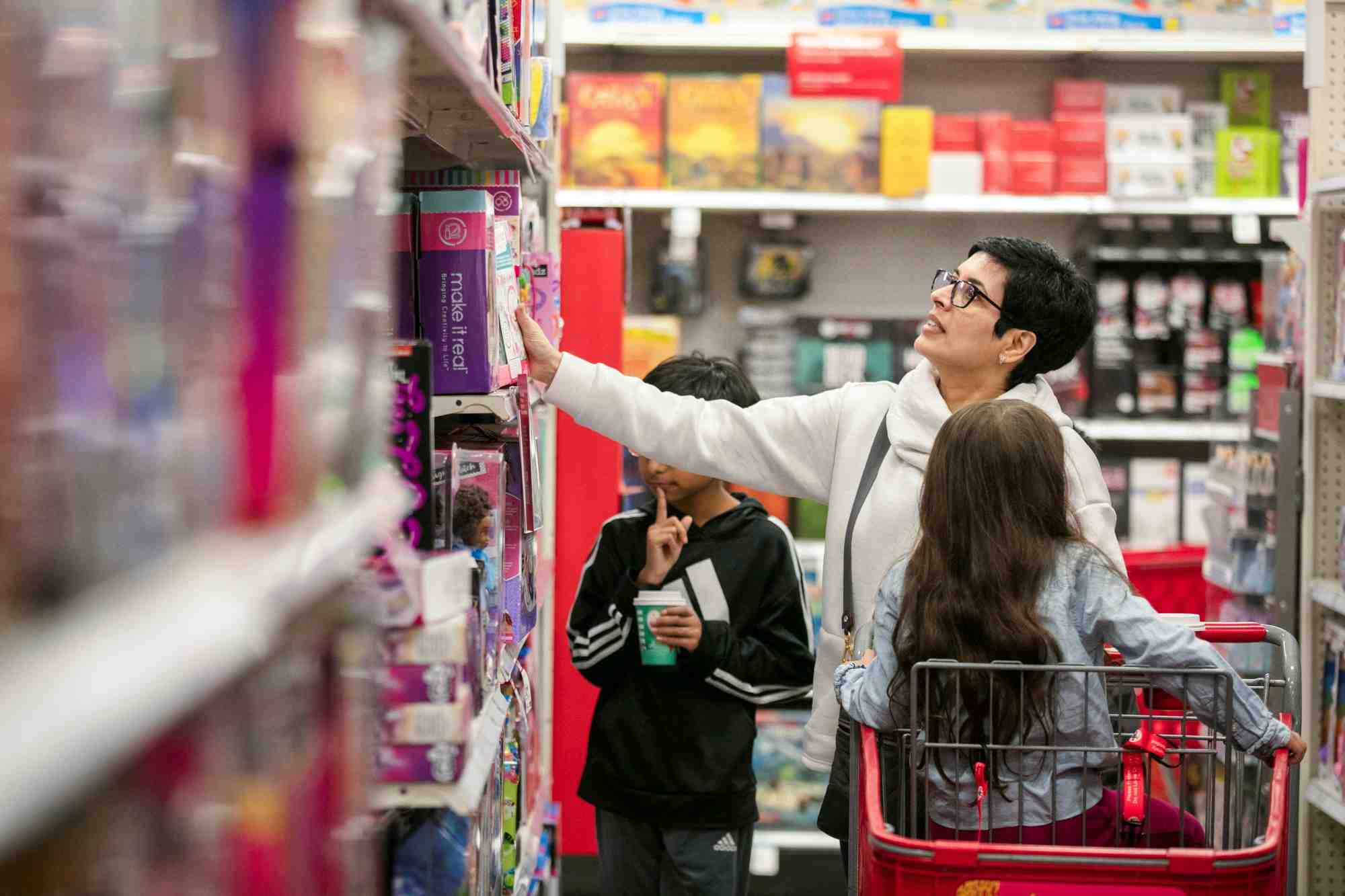 Des gens font leurs courses a chicago, etats-unis
