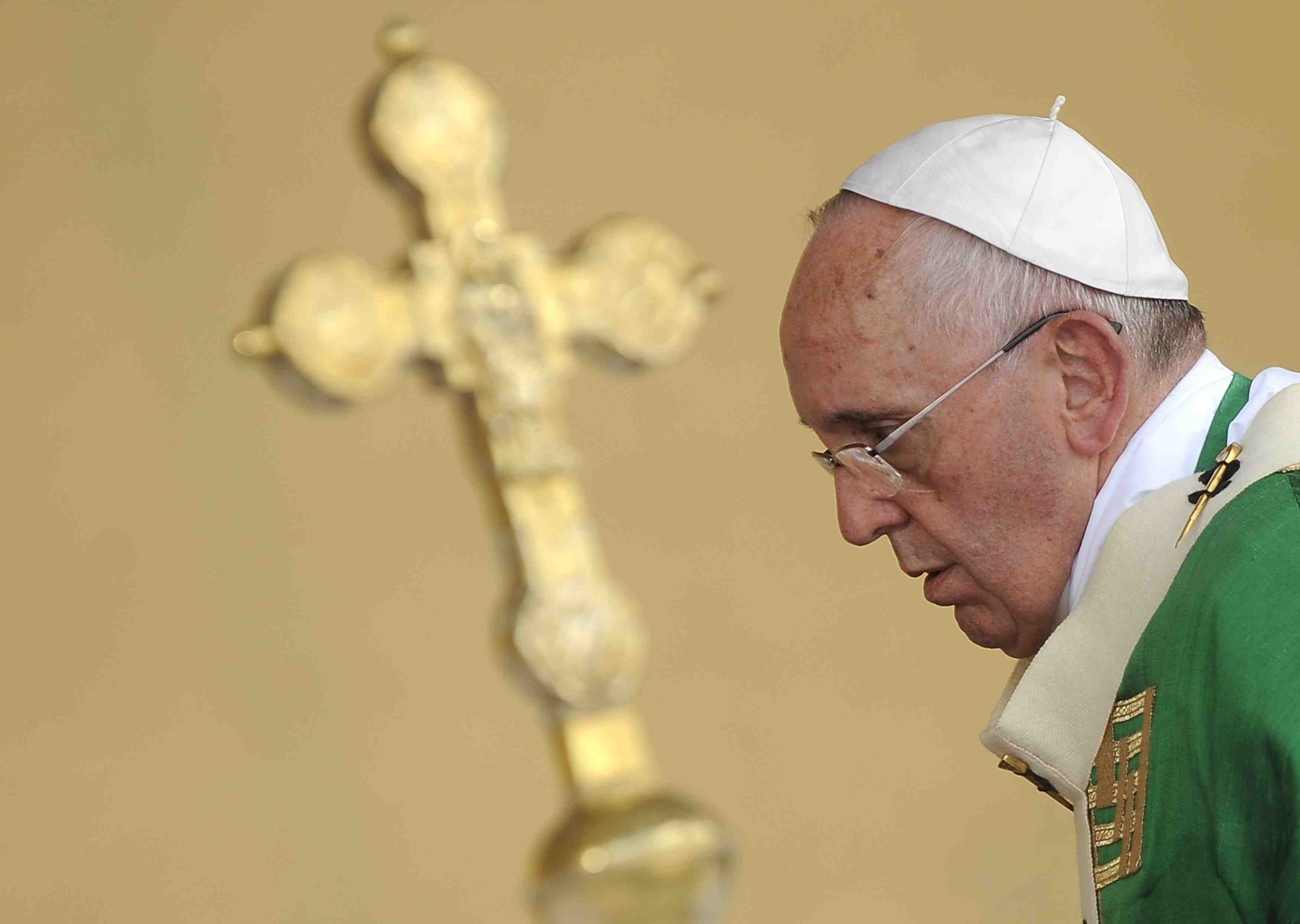 Le pape prend une nouvelle fois la defense des migrants