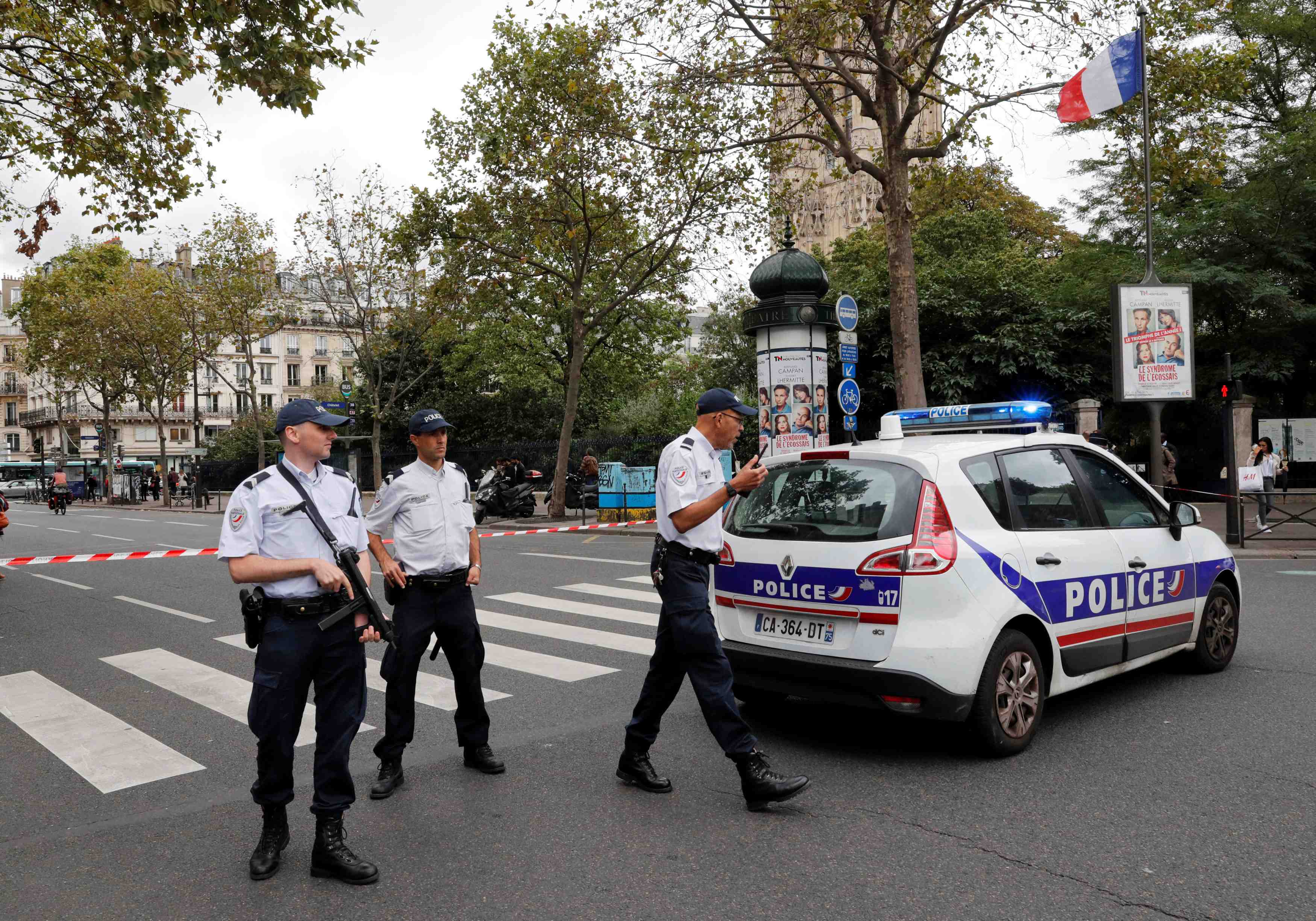 Vaste operation de police a paris apres une fausse alerte
