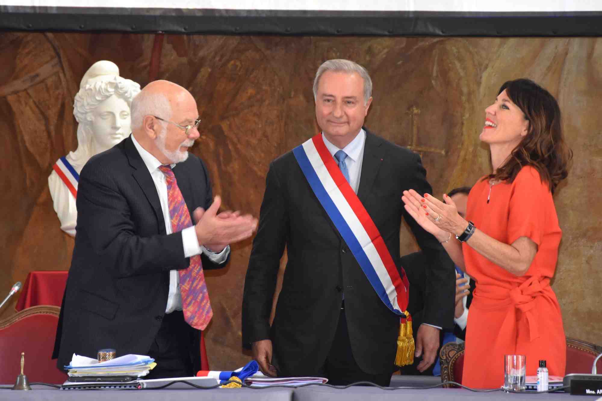 Jean-Luc Moudenc a été élu officiellement maire de Toulouse, vendredi 3 juillet, à l'issue d'un conseil municipal.