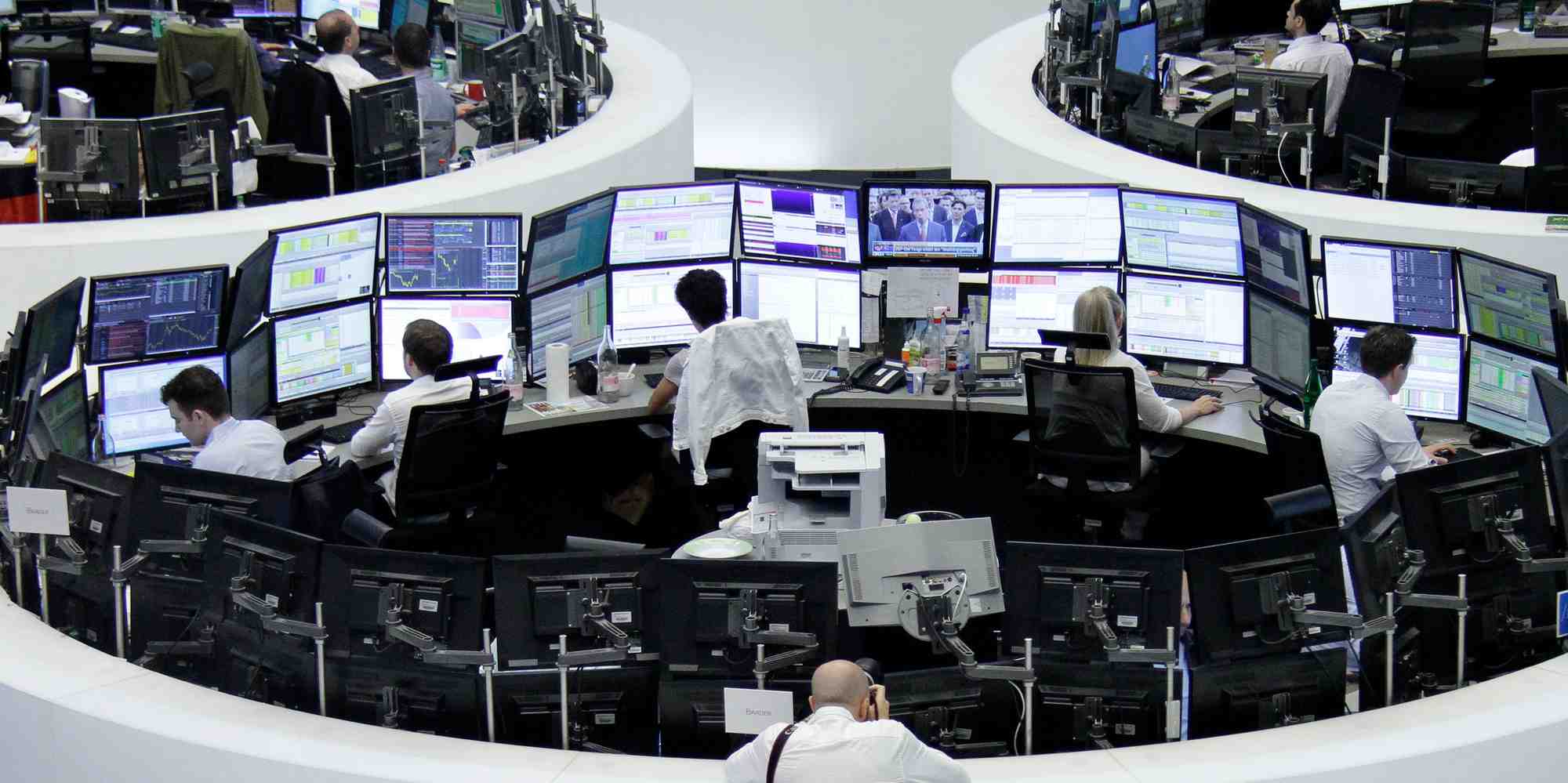 Les bourses europeennes terminent en hausse