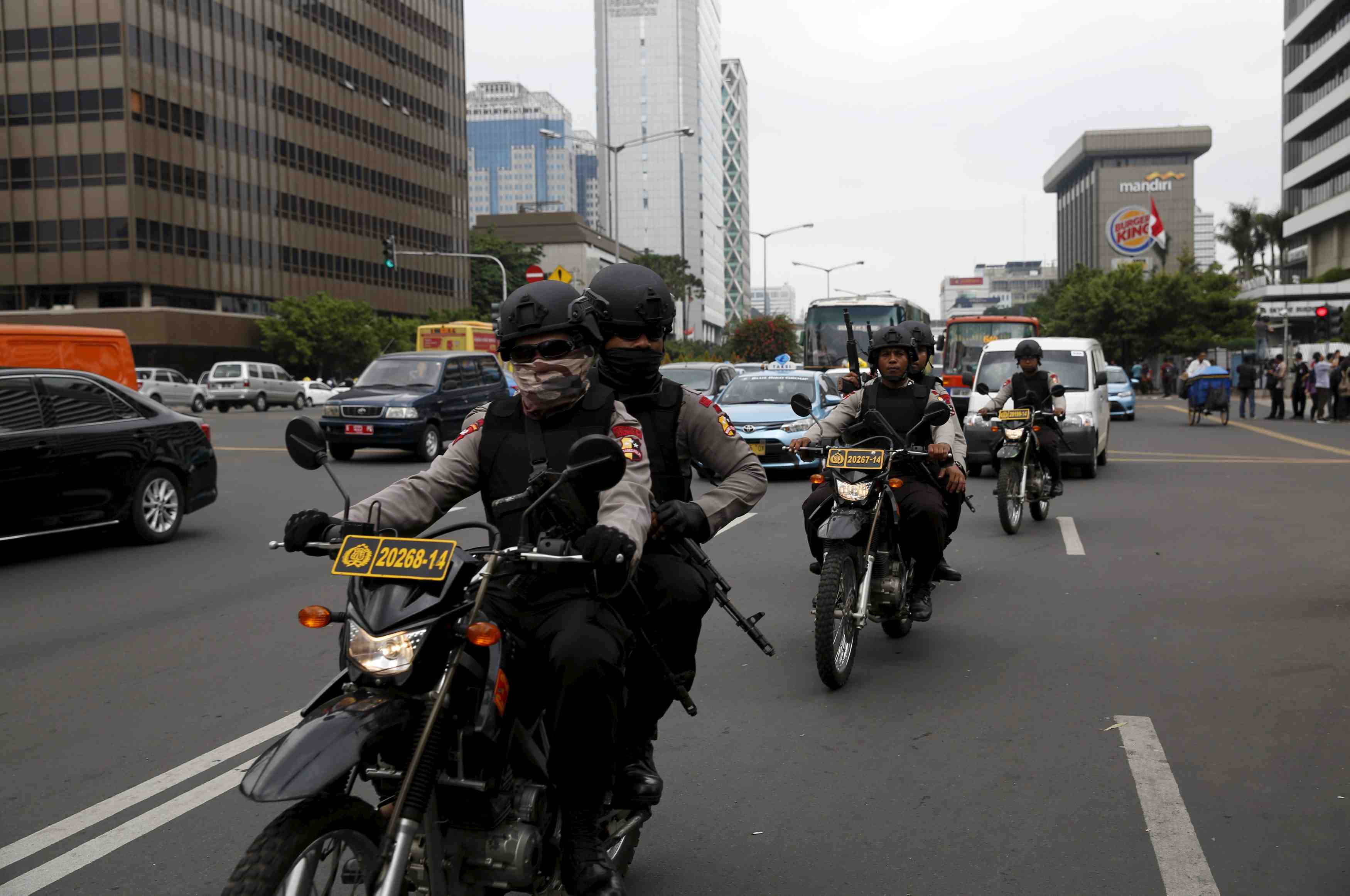 Trois arrestations en indonesie apres les attentats de djakarta