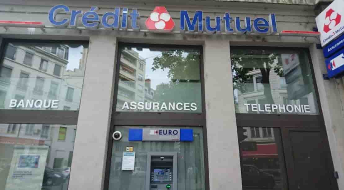 Mercredi 22 avril, le Crédit Mutuel a annoncé dédommager à hauteur de 200 millions d'euros ses clients ayant souscrit une assurance multirisque professionnelle avec perte d'exploitation. Le Crédit Agricole et Société Générale Assurances ont fait des annonces similaires.