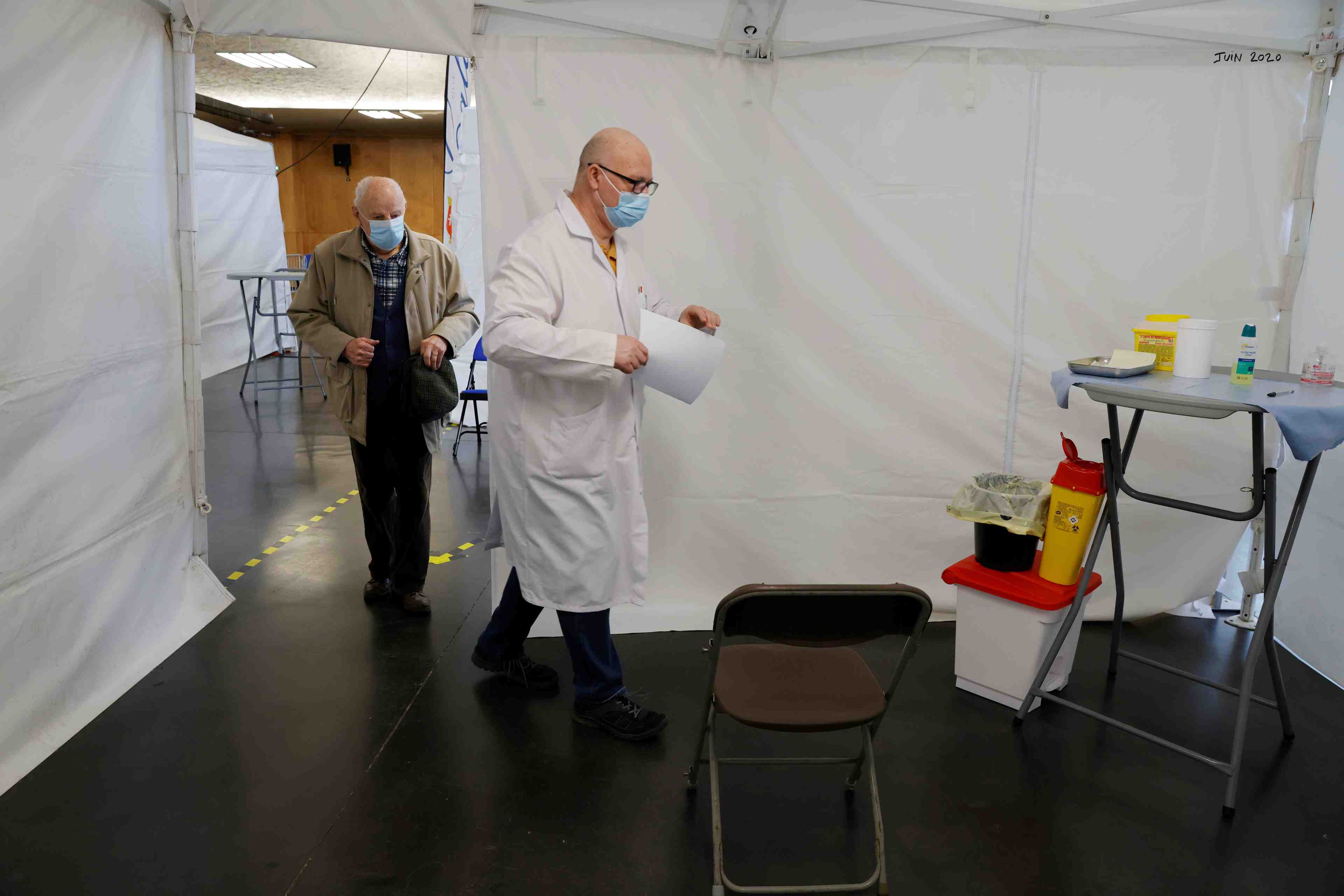 Coronavirus: la france vise 30 millions de vaccinations d'ici l'ete, dit castex