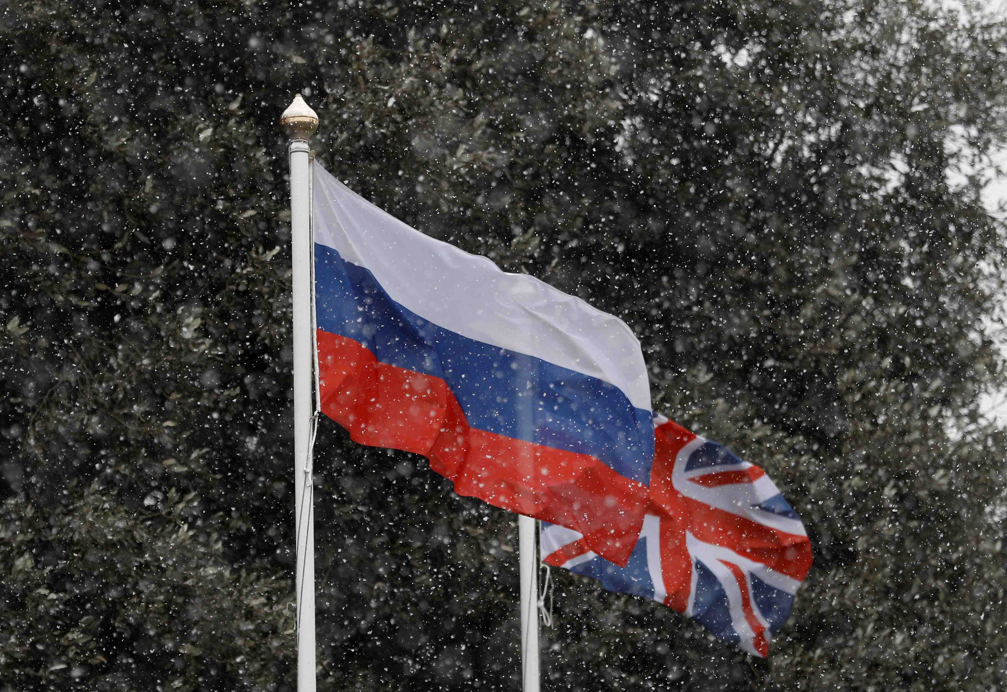 Le kremlin denonce la decision britannique d'augmenter son arsenal nucleaire