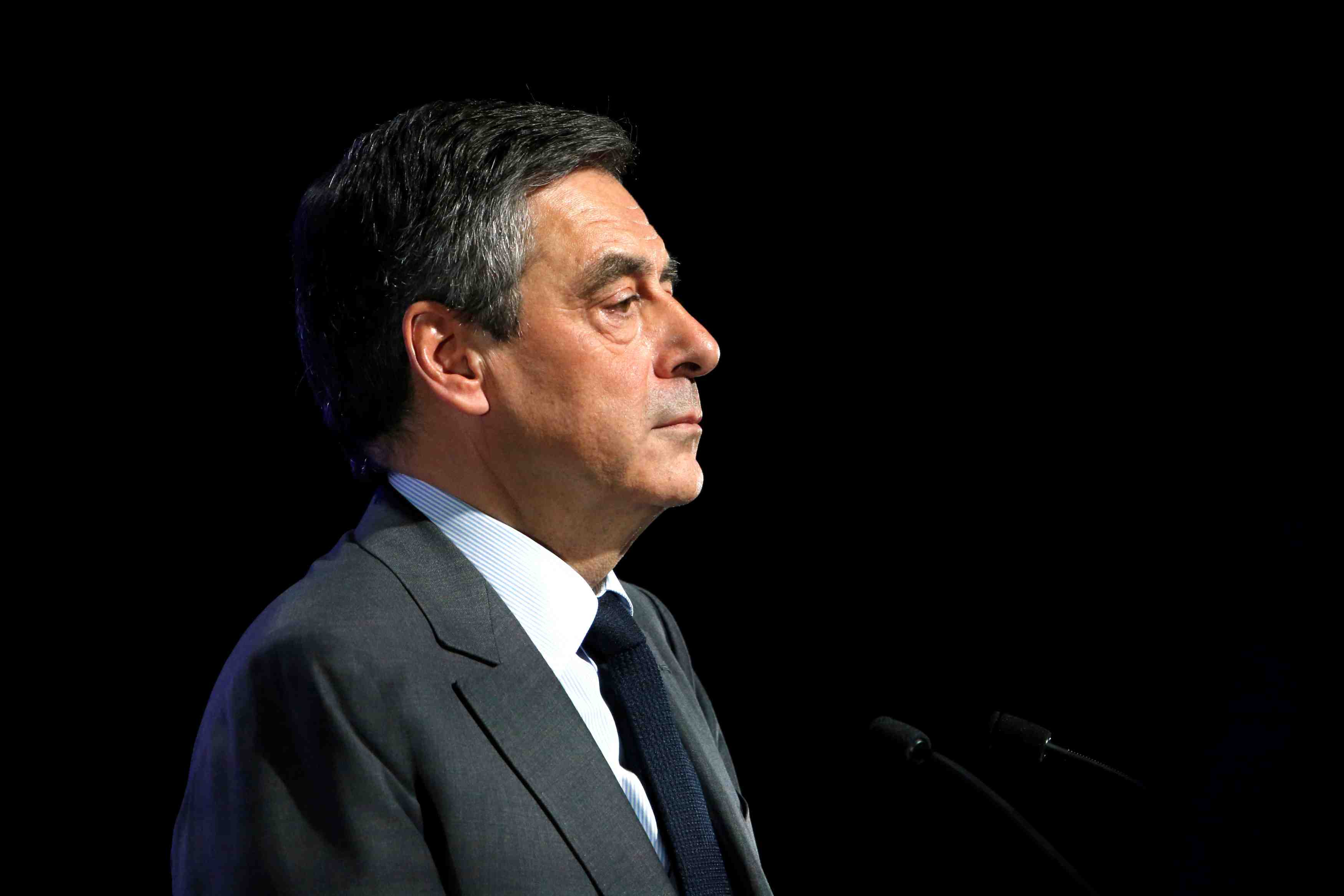 L'image de fillon se degrade, selon un sondage elabe