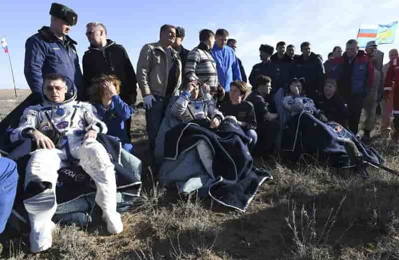 Un americain et deux russes de retour de l'iss