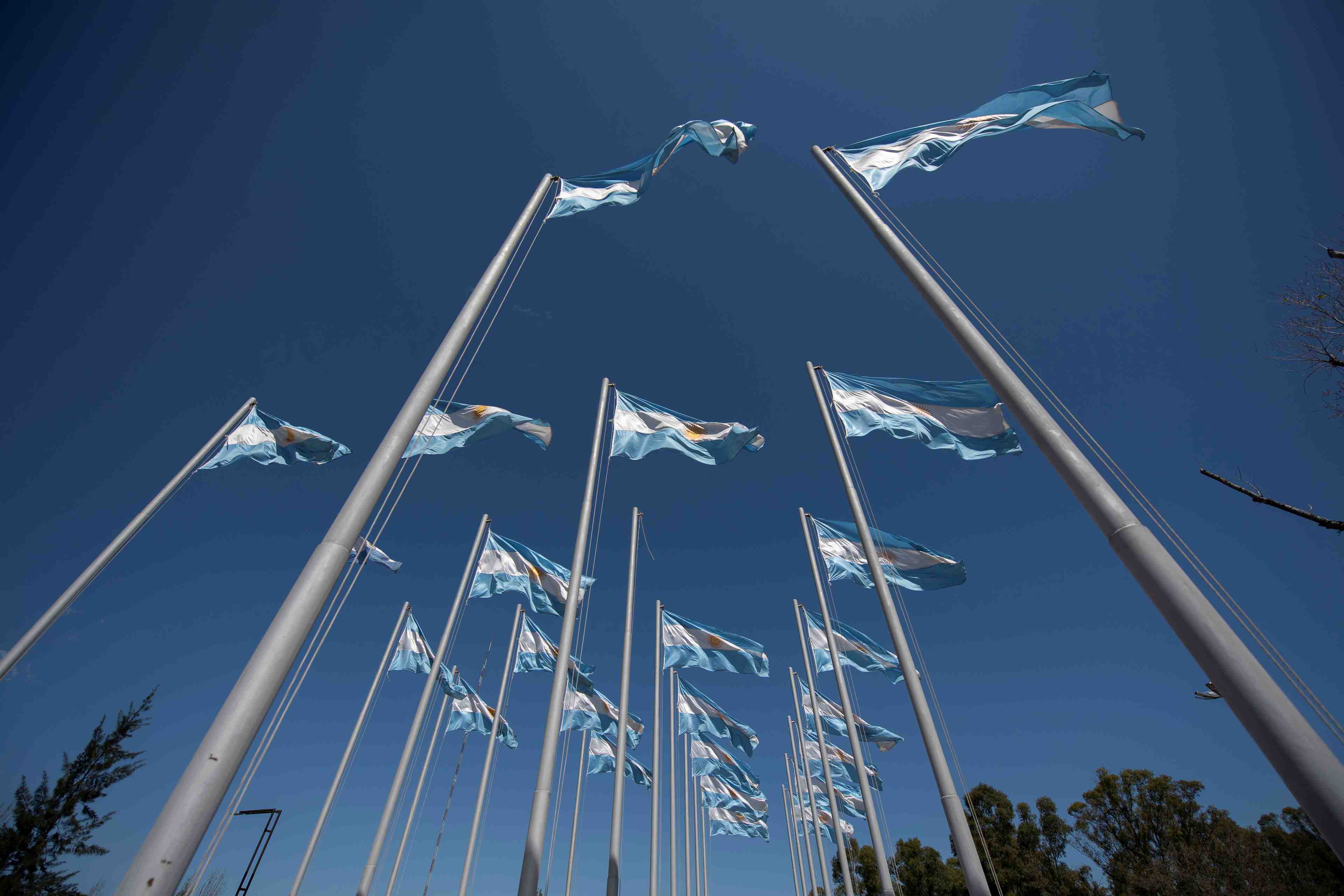 La france espere des annonces avec l'argentine en matiere militaire