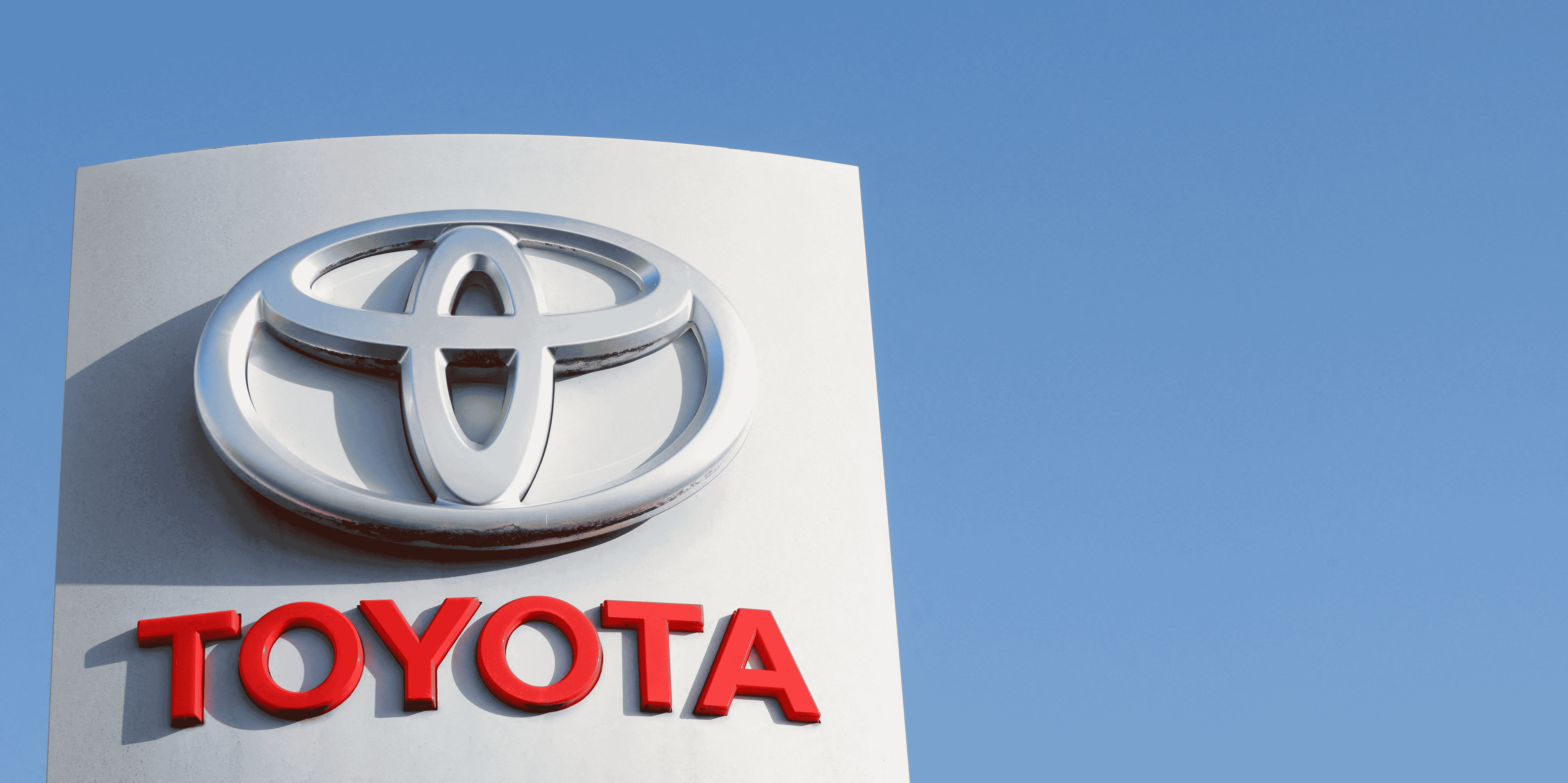 Un logo toyota dans une concession a zaventem