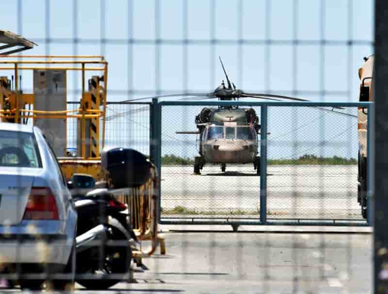 Huit militaires turcs ont fui en grece en helicoptere