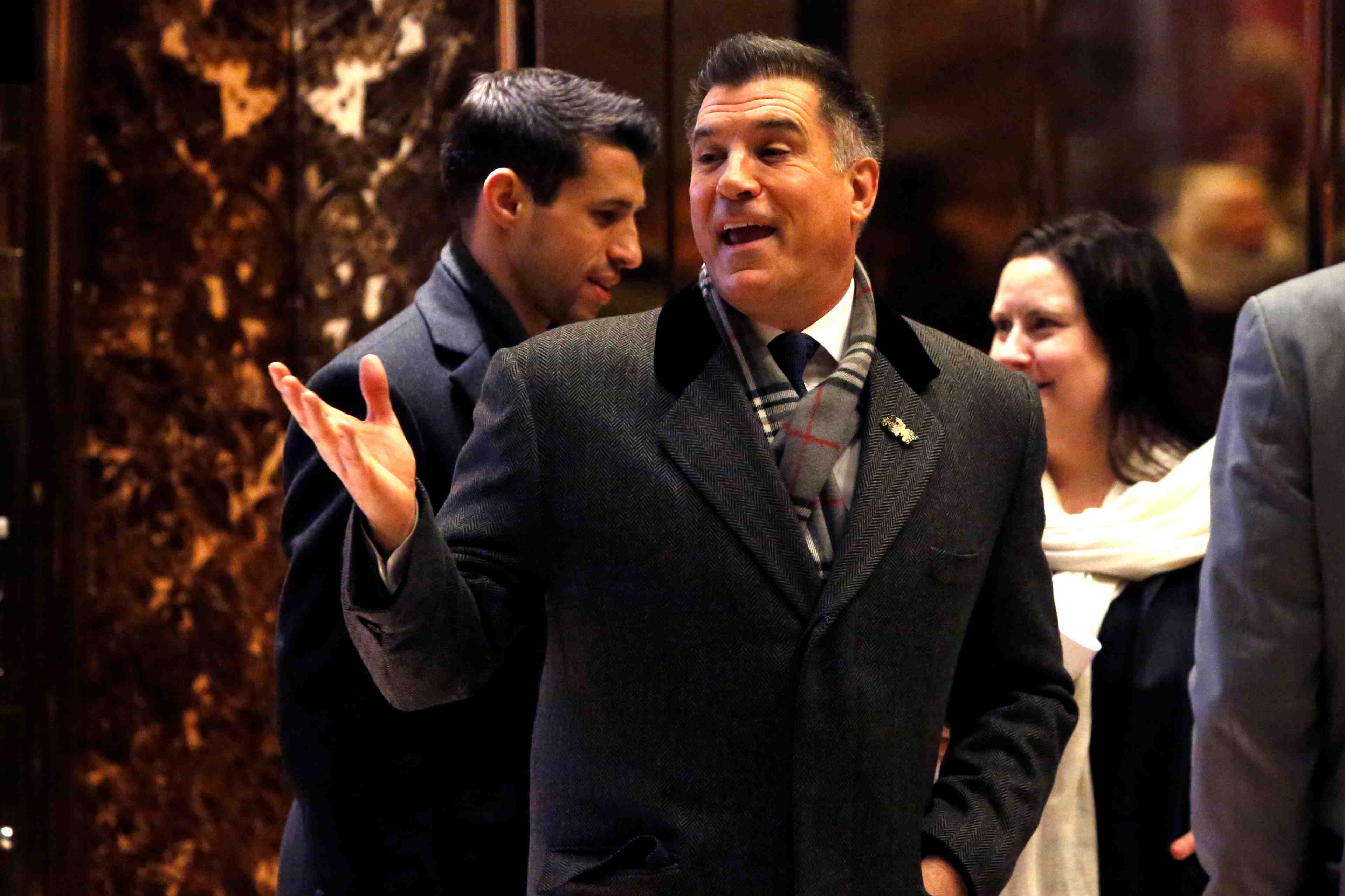 Vincent viola renonce a devenir le secretaire aux armees de trump