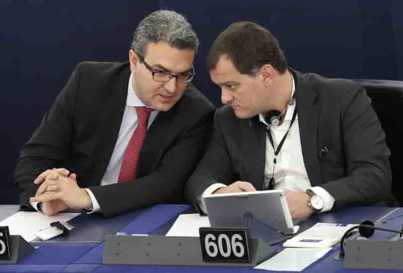 Aliot (fn) veut un groupe a l'assemblee nationale