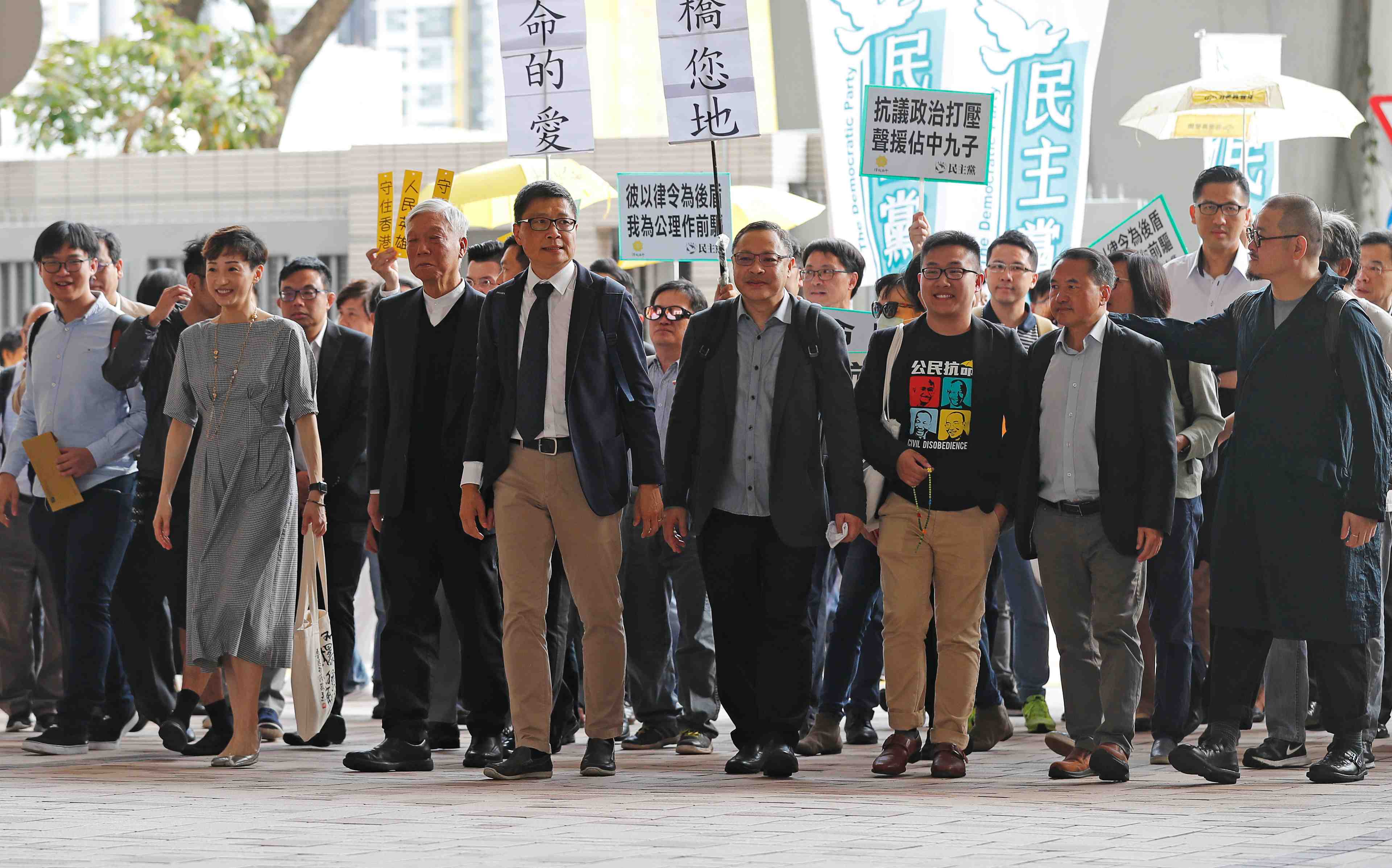 Hong kong: les dirigeants du mouvement "occupy" reconnus coupables