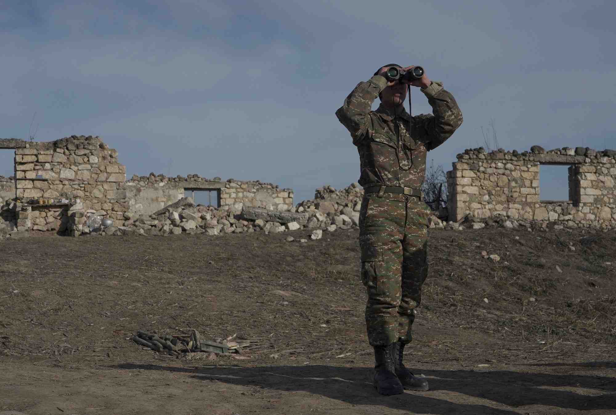 Un soldat dans la region du haut-karabakh