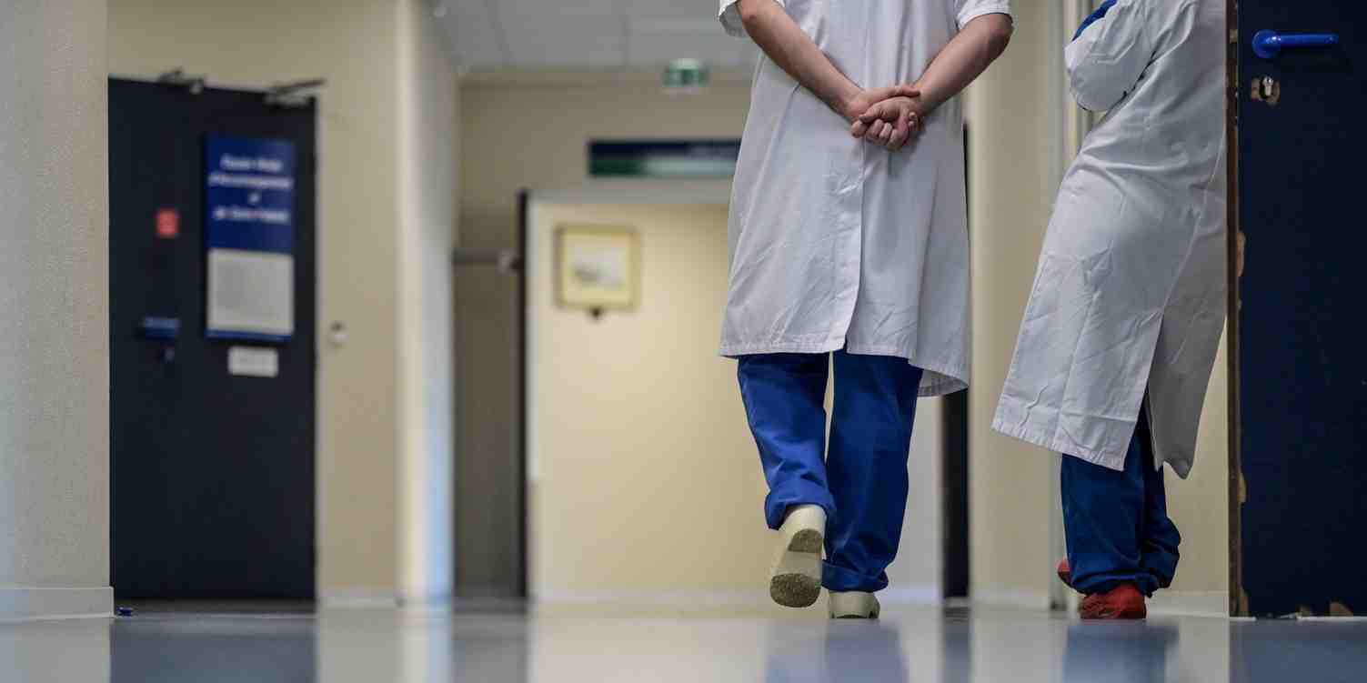 Le plan du Ségur de la santé consiste en une hausse du salaire de 1,5 million des soignants et des agents hospitaliers, pour un montant total de 8,2 milliards d'euros en 2020.