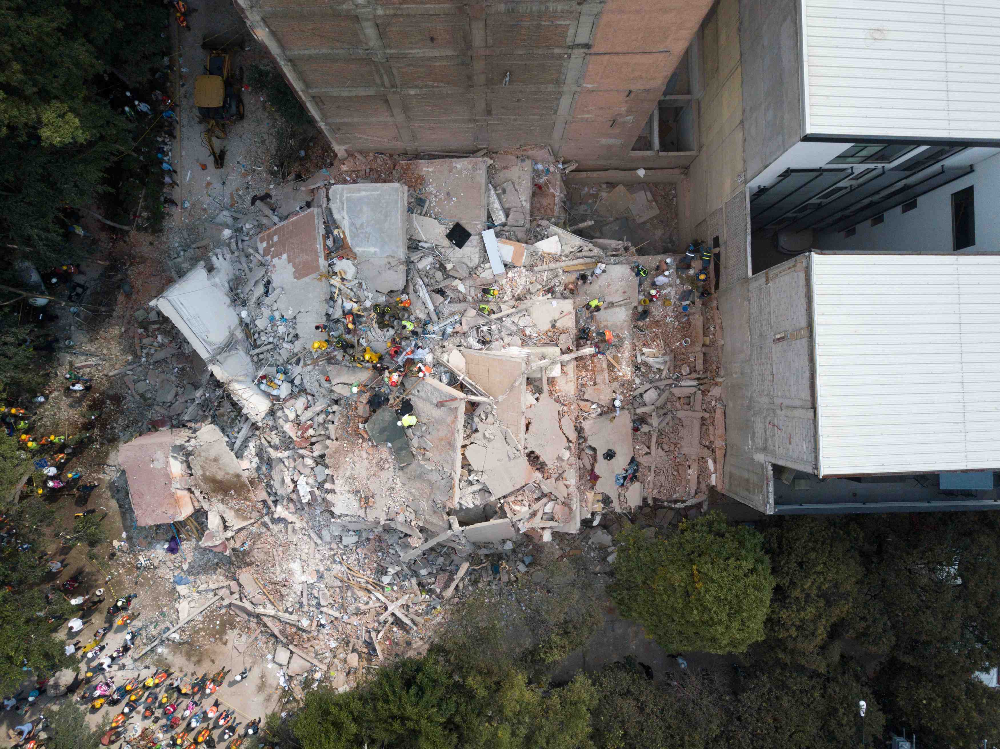 Pres de 150 morts dans un puissant seisme au mexique