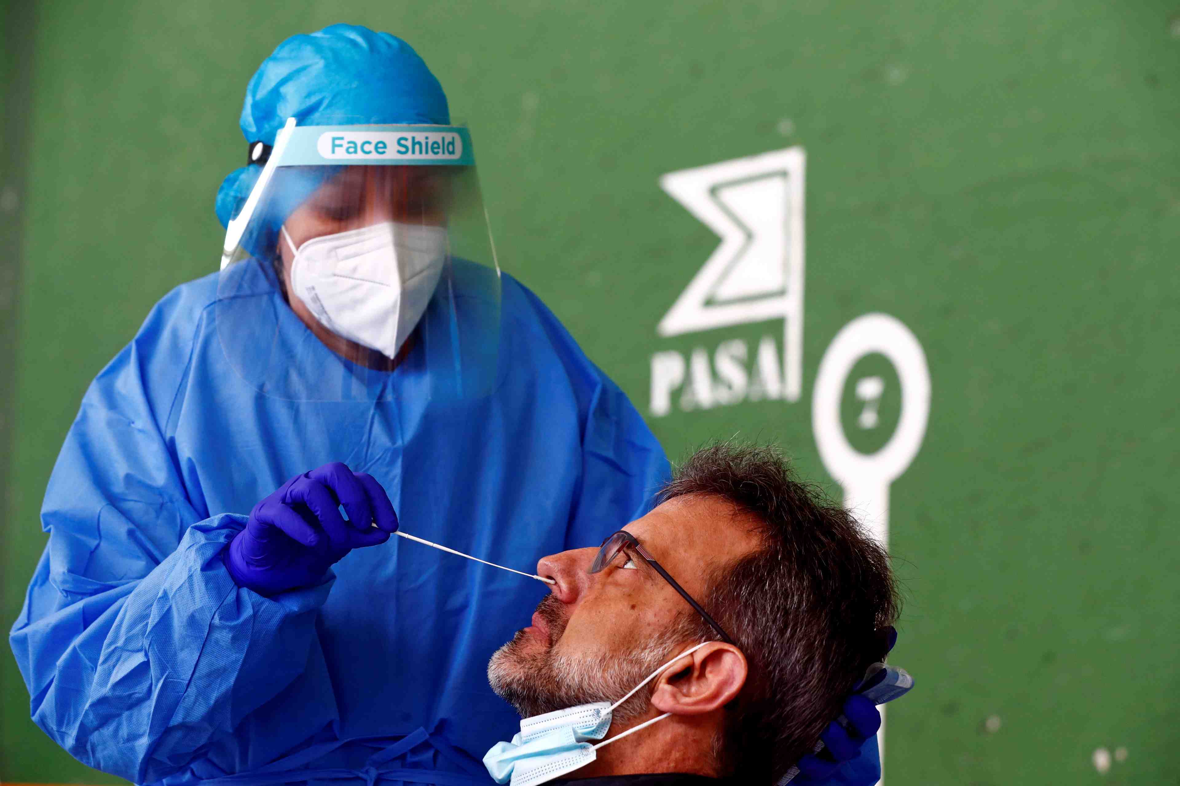 L'espagne annonce 20.849 nouveaux cas et 535 deces lies au coronavirus