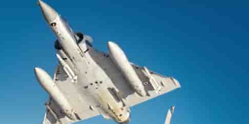 Le nombre de Mirage 2000-5 en service s'élève actuellement dans l'armée de l'Air française à 26 appareils basés à Luxeuil/Saint-Sauveur et Djibouti.