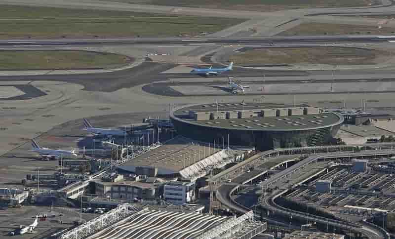 Quatre offres pour l'aeroport de lyon et trois pour l'aeroport de nice
