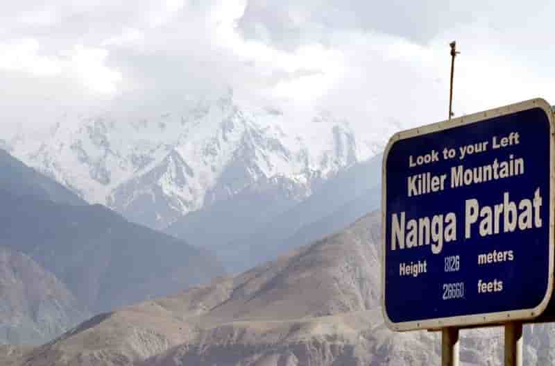 Operation dans l'himalaya pour retrouver une francaise et un polonais