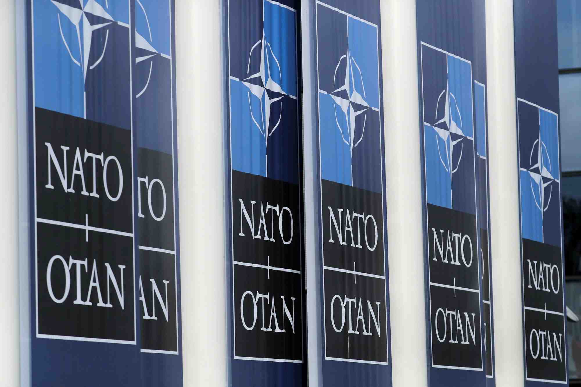 Les besoins en armement de l'ukraine au programme d'une reunion des ministres de la defense de l'otan