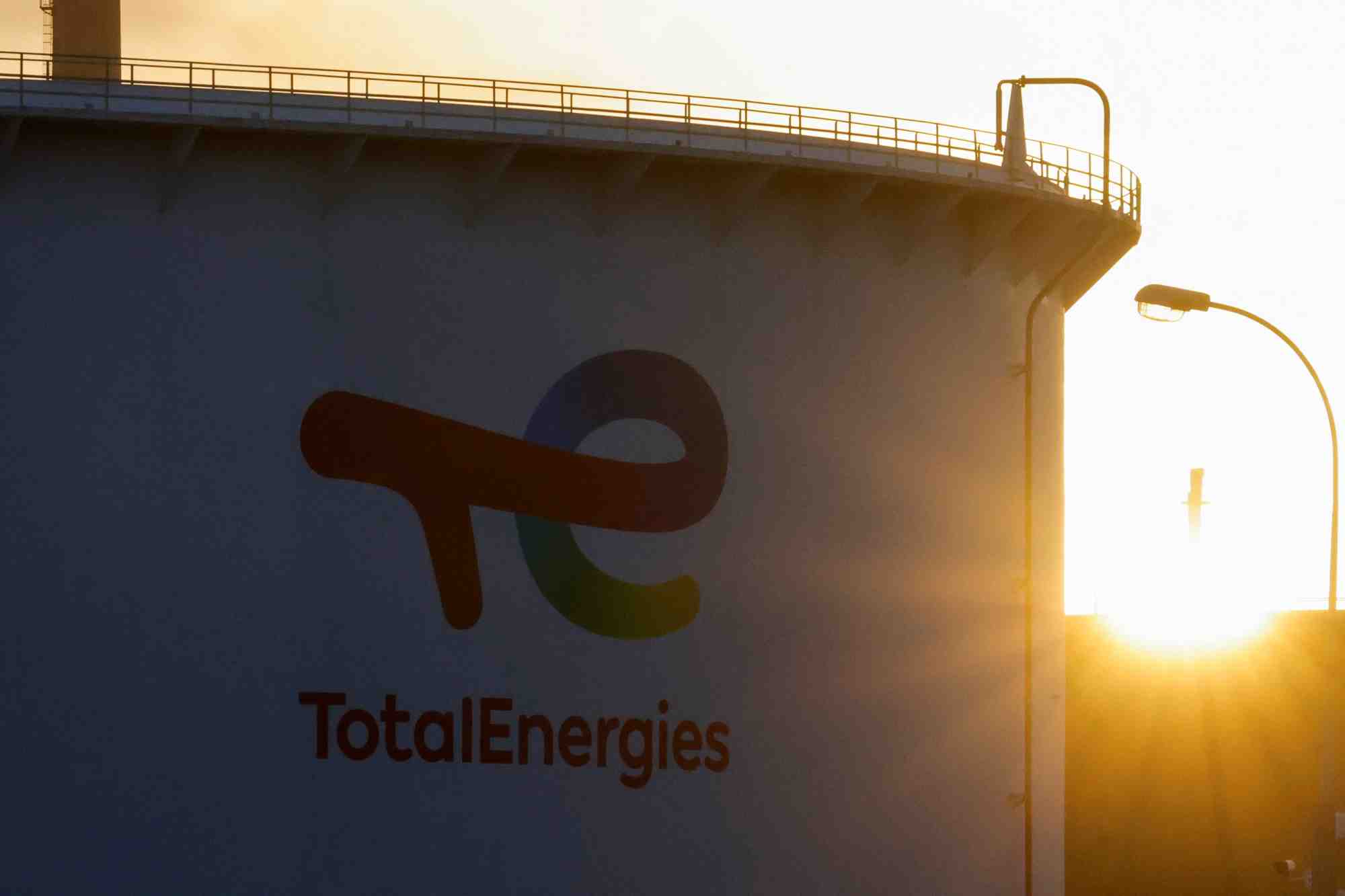 Photo du logo de totalenergies