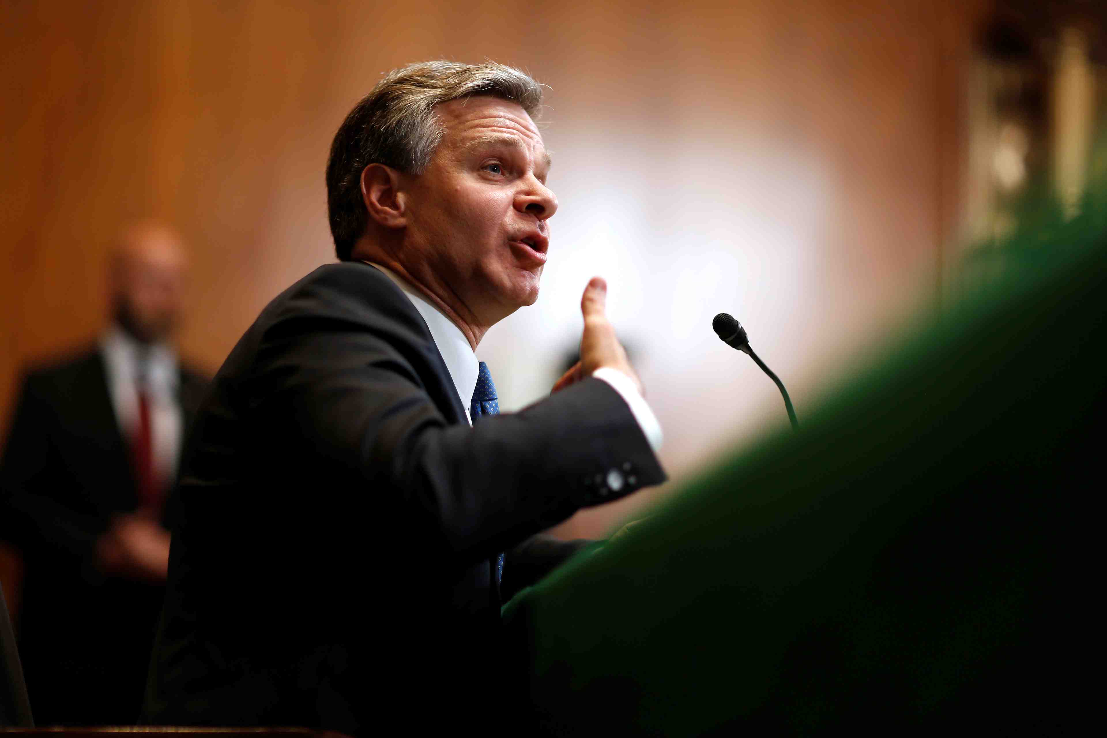 Le fbi a plus de 2.000 enquetes en cours liees au terrorisme