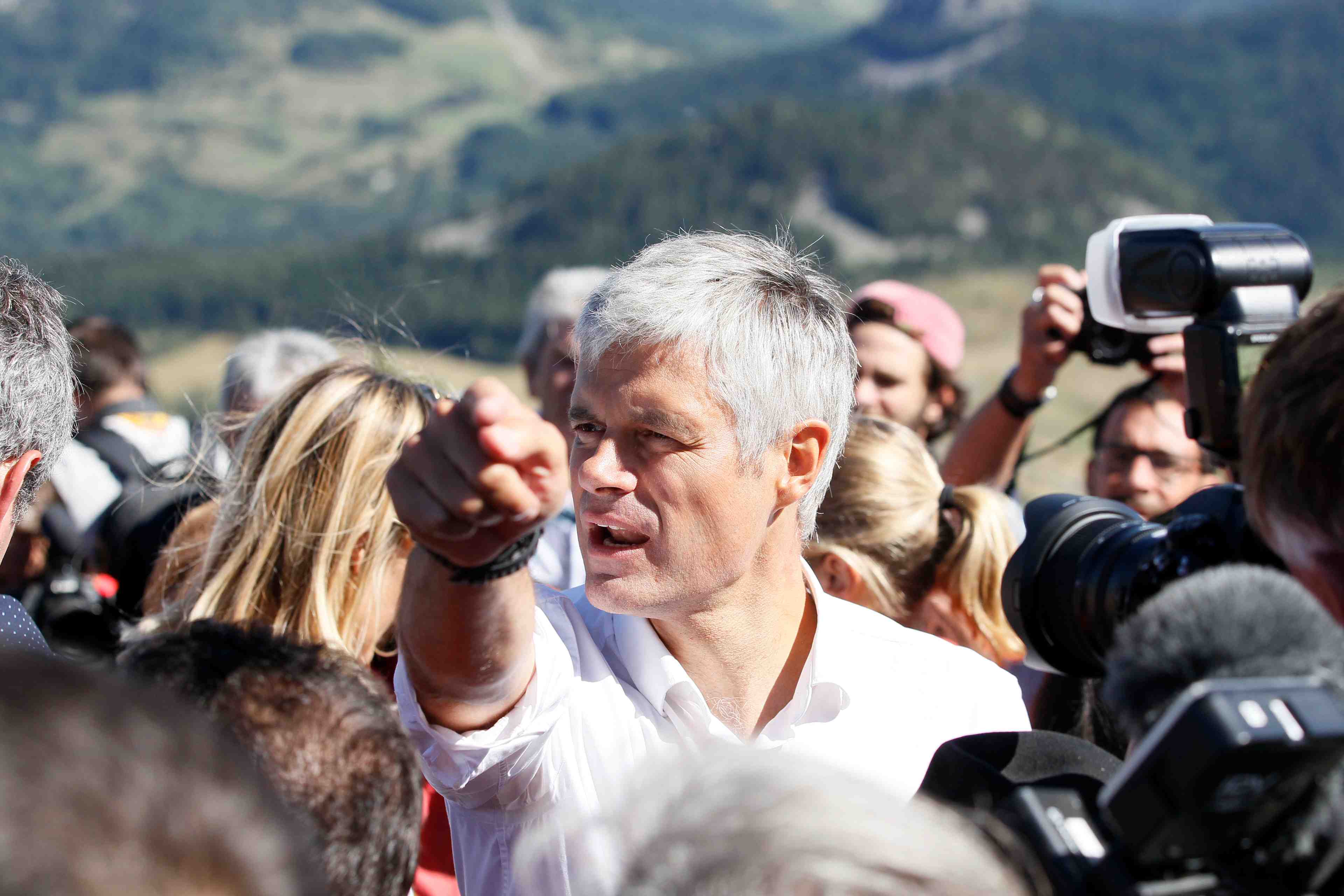 Wauquiez assume un sms controverse aux lyceens de sa region