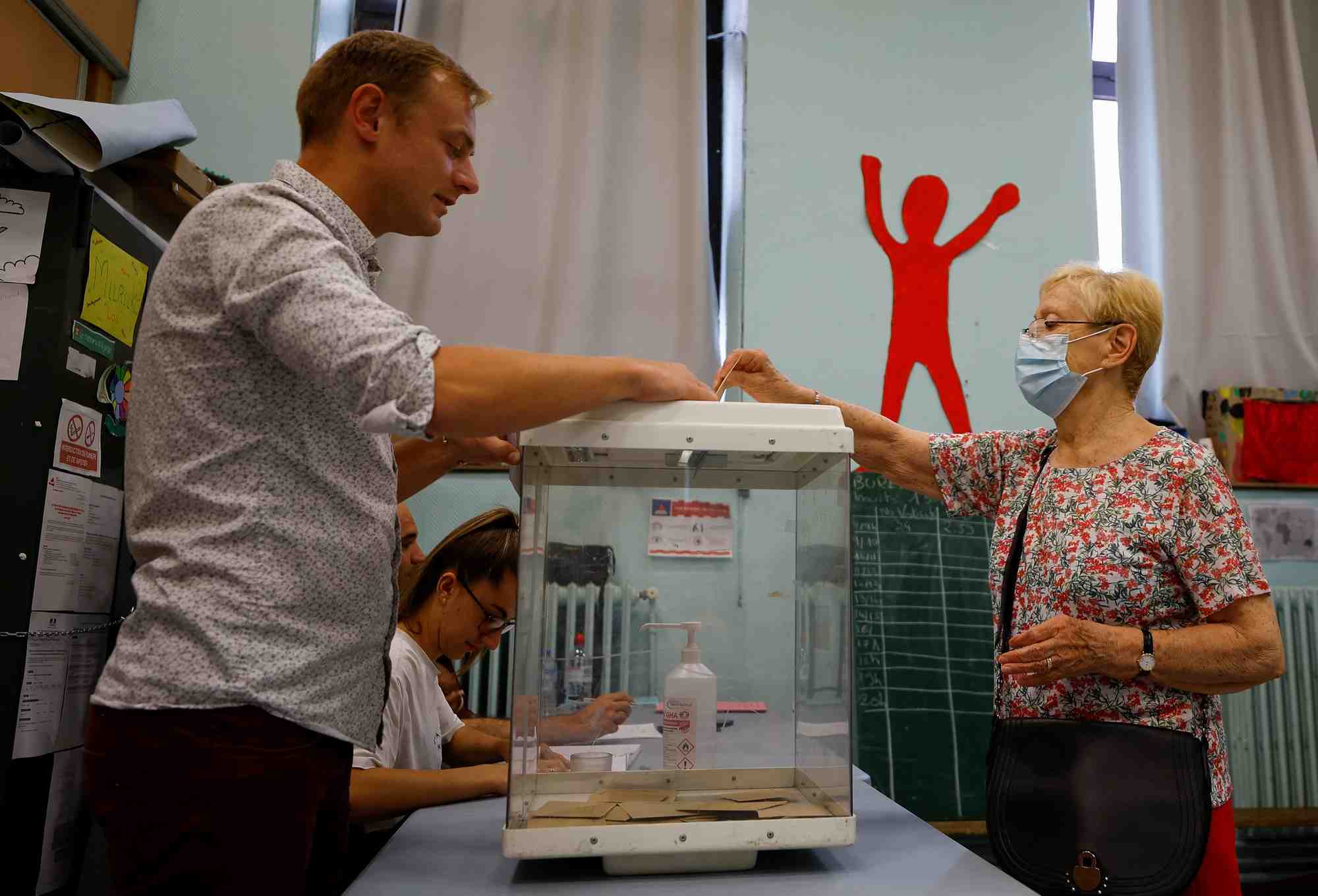 Les francais de nouveau appeles aux urnes pour les legislatives