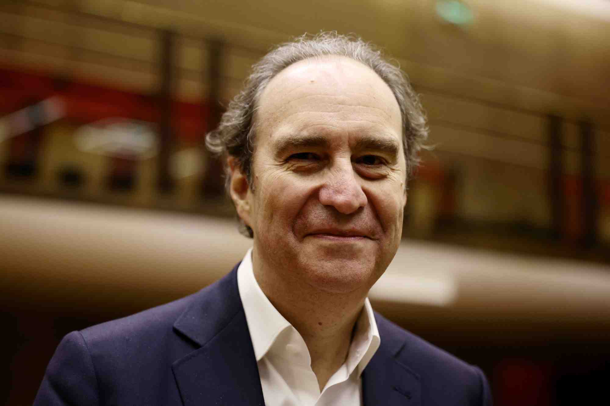 Le magnat francais des telecoms xavier niel temoigne dans une audience au senat francais a paris