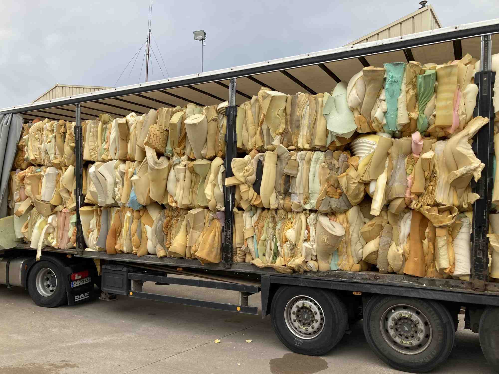 L’unité de recyclage de mousse de matelas d’Orion chemical orgaform, unique en Europe, a reçu une aide de près de deux millions d’euros de la part l’Ademe.