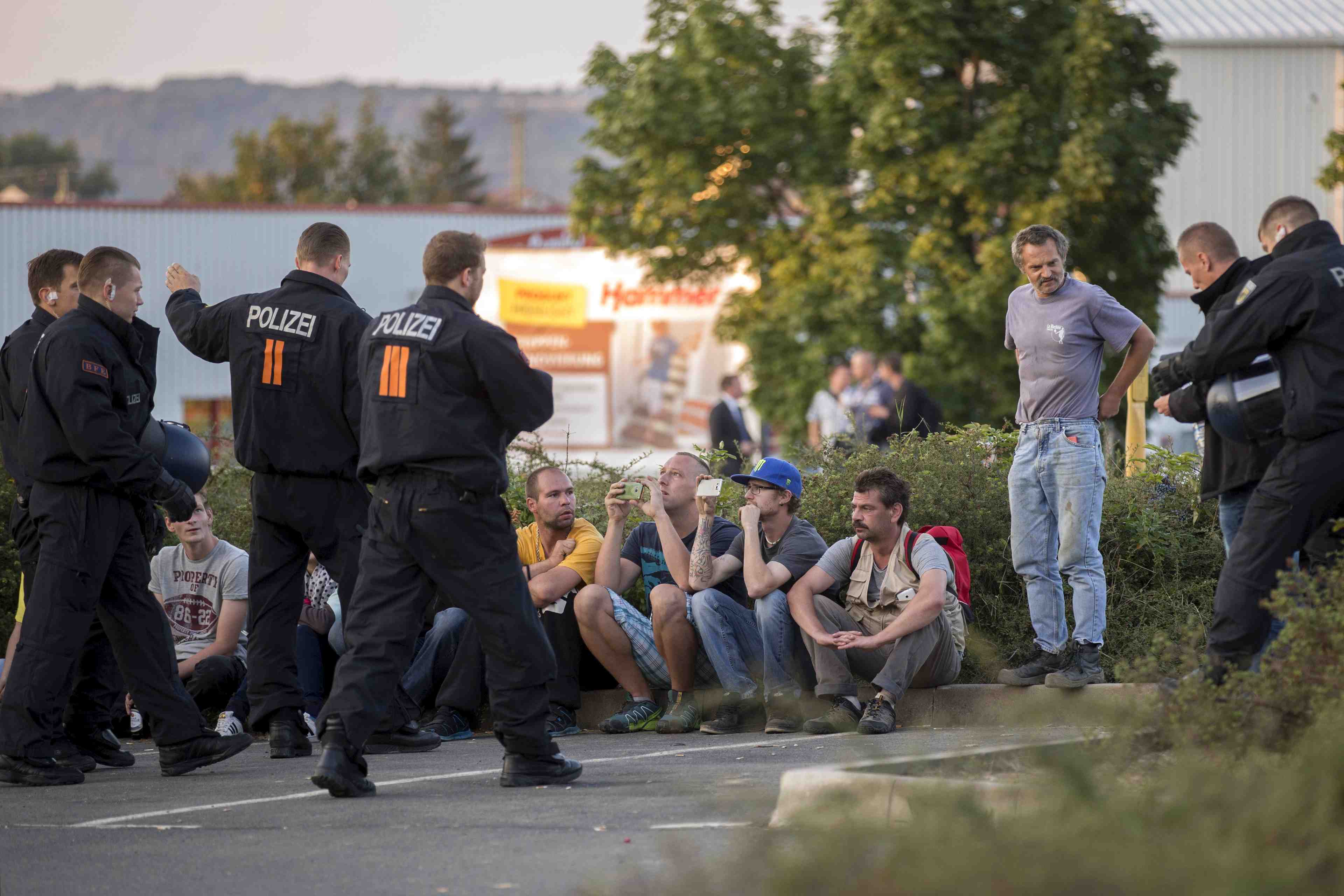 L'ouverture d'un centre pour refugies provoque des tensions en allemagne